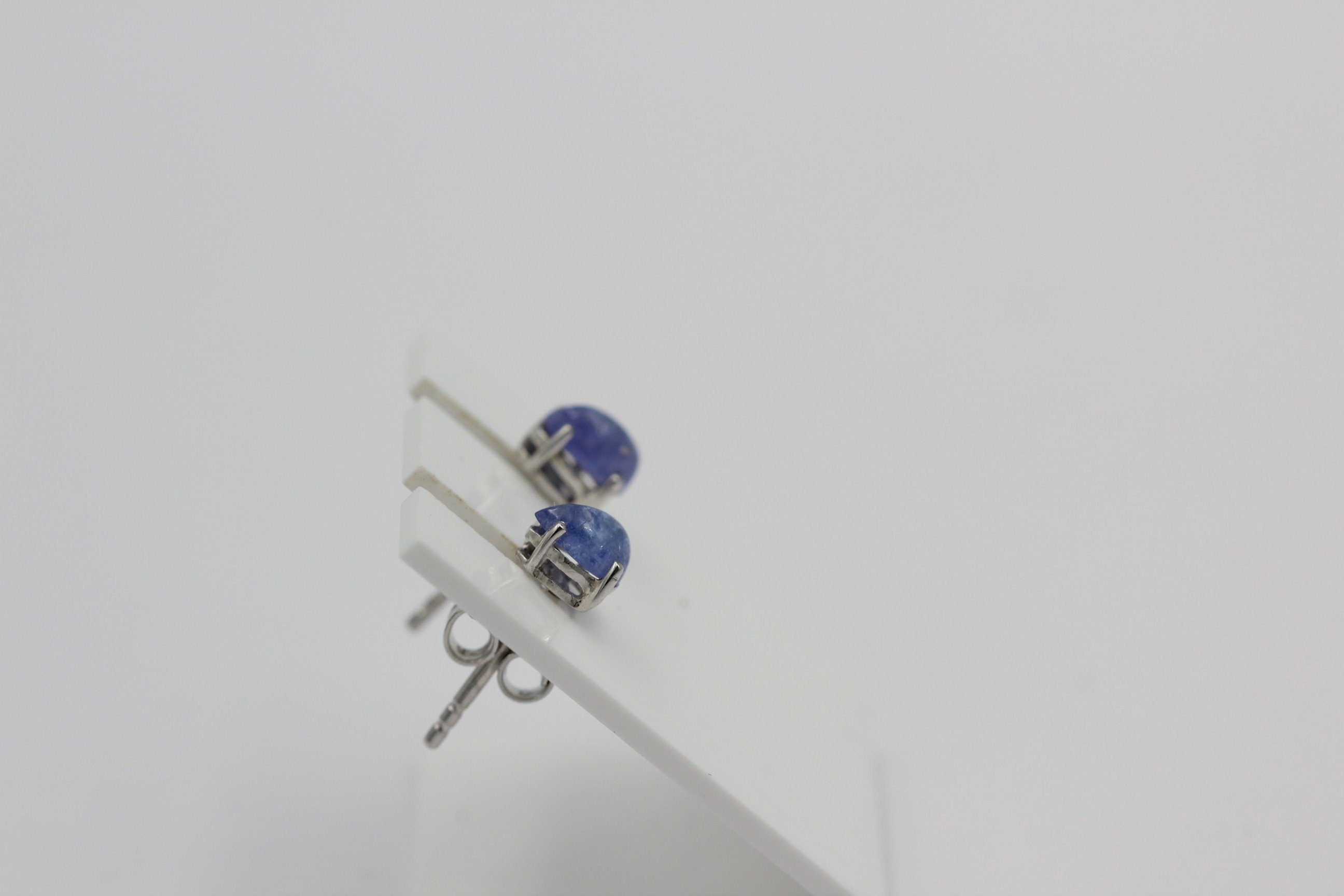 Edle 1,14 Tansanit Ohrstecker 925 Silber Tropfen Cabochon Schliff Afrika Unisex