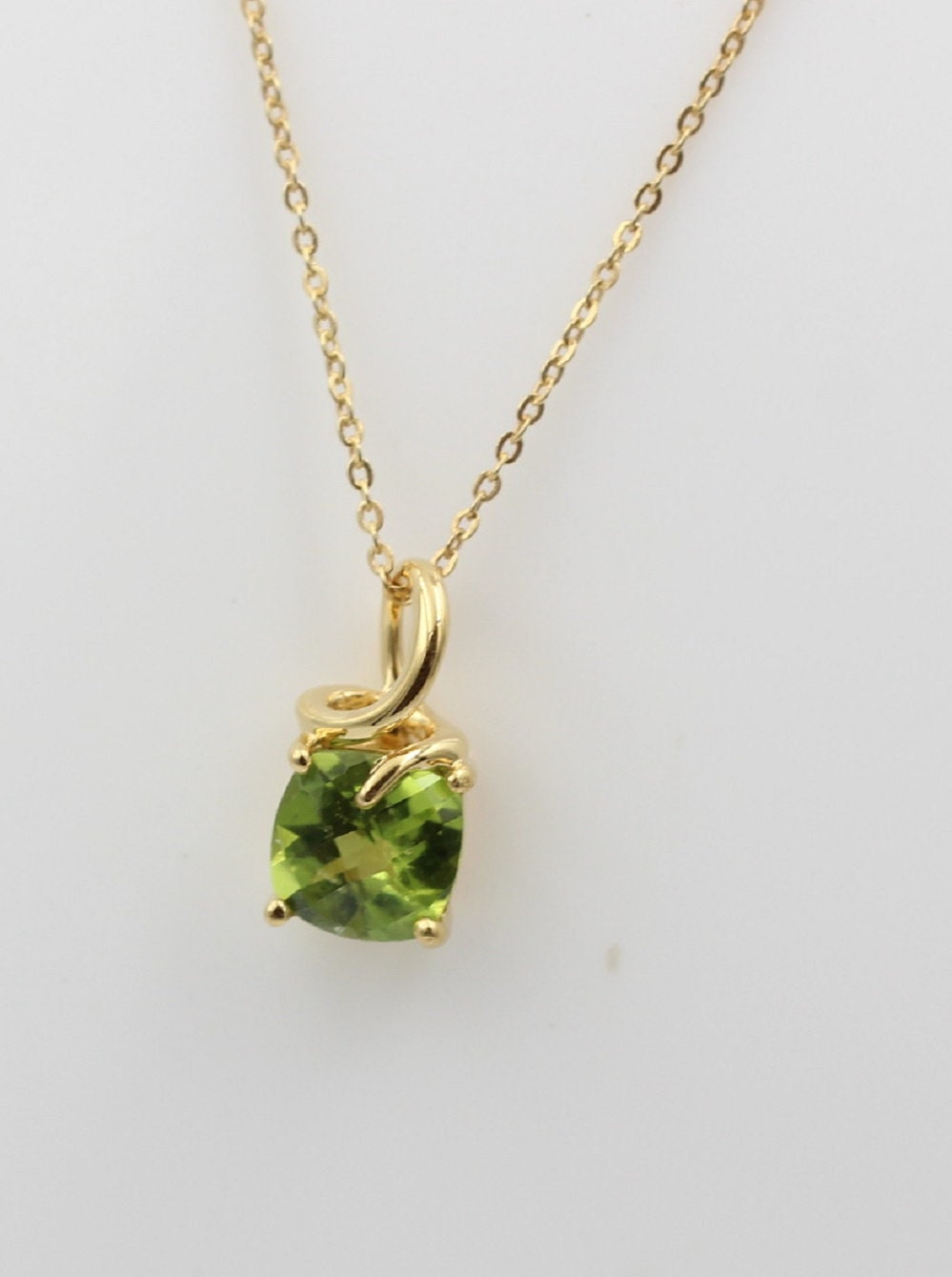 1,5 Carat Peridot Anhänger 925 Silber Collier Kette Checker Maigrüner Edelstein