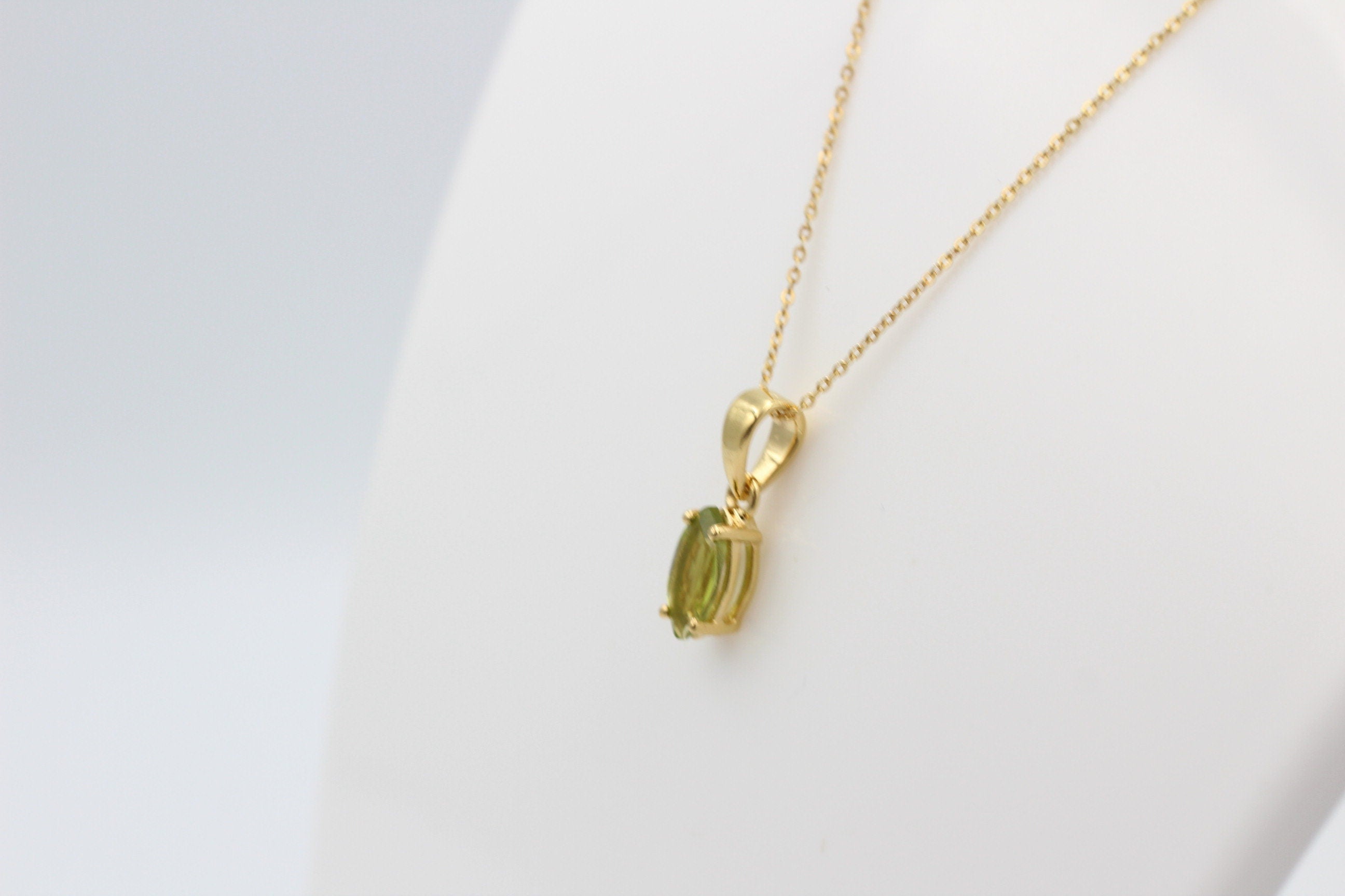 1,1 Carat Peridot Anhänger Marquiseschliff 925 Silber Collier Kette vergoldet