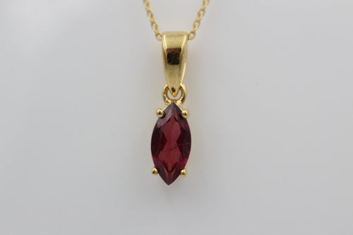 1,15 Carat Granat Anhänger Marquiseschliff 925 Silber Collier Kette vergoldet