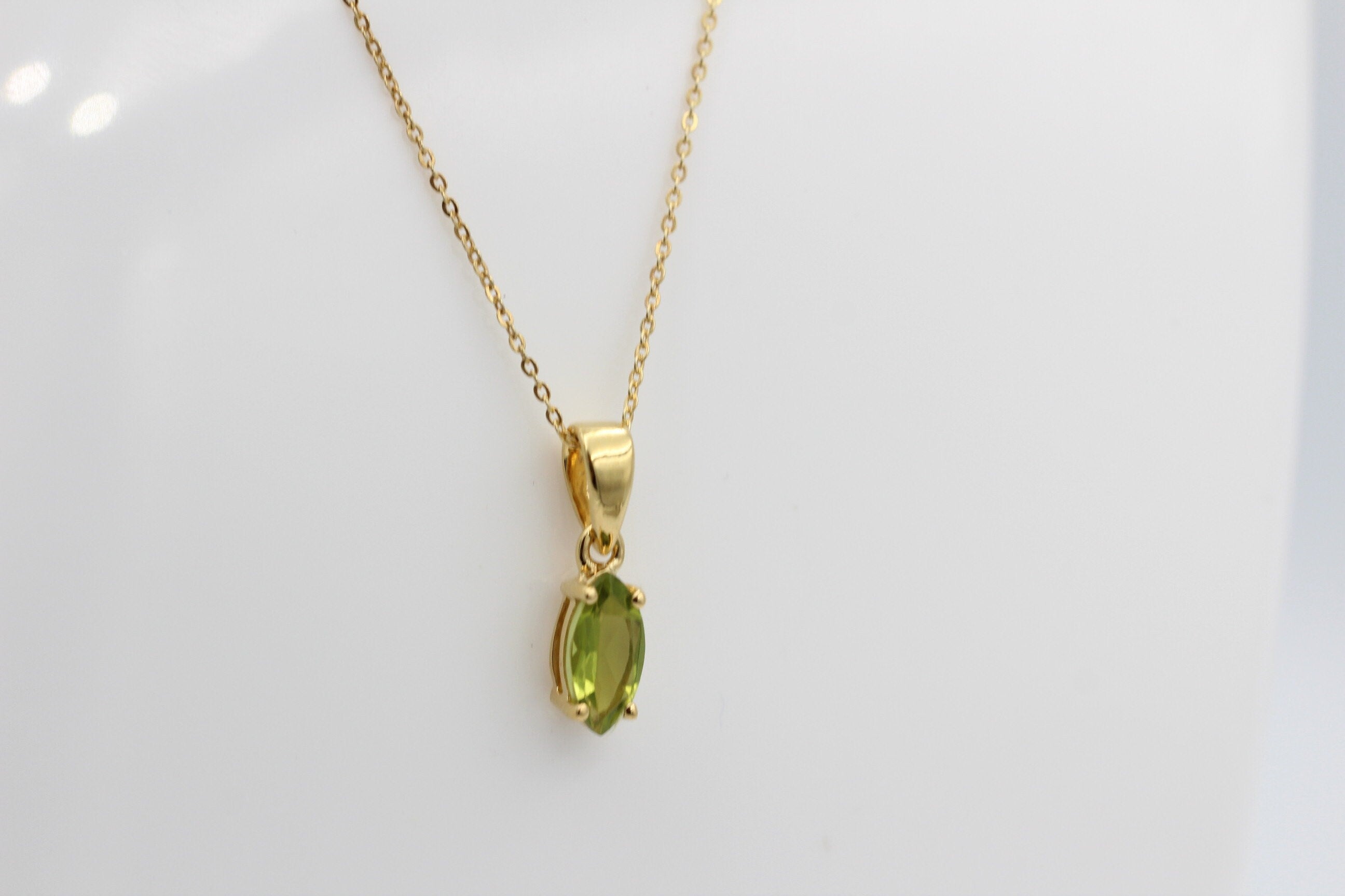 1,1 Carat Peridot Anhänger Marquiseschliff 925 Silber Collier Kette vergoldet