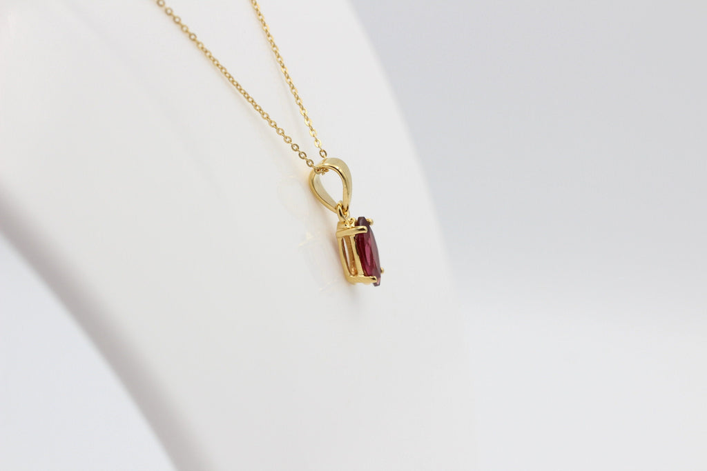 1,15 Carat Granat Anhänger Marquiseschliff 925 Silber Collier Kette vergoldet