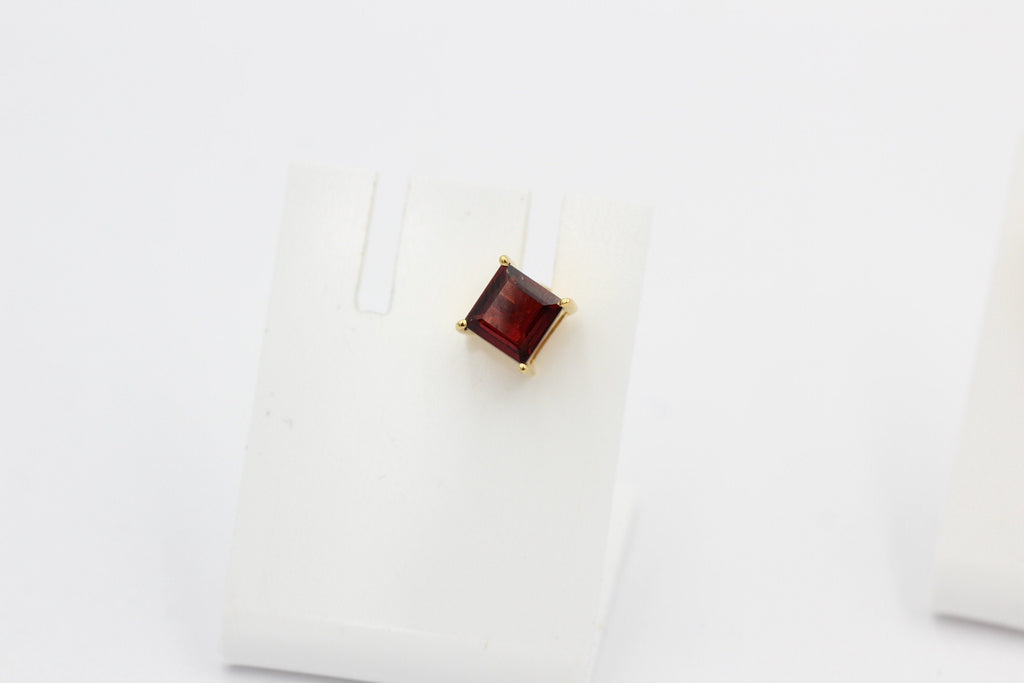 Edle 1,2 Carat Granat Ohrstecker 925 Silber vergoldet Ohrring blutroter Edelstein