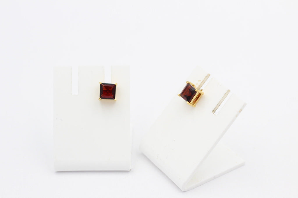 Edle 1,2 Carat Granat Ohrstecker 925 Silber vergoldet Ohrring blutroter Edelstein