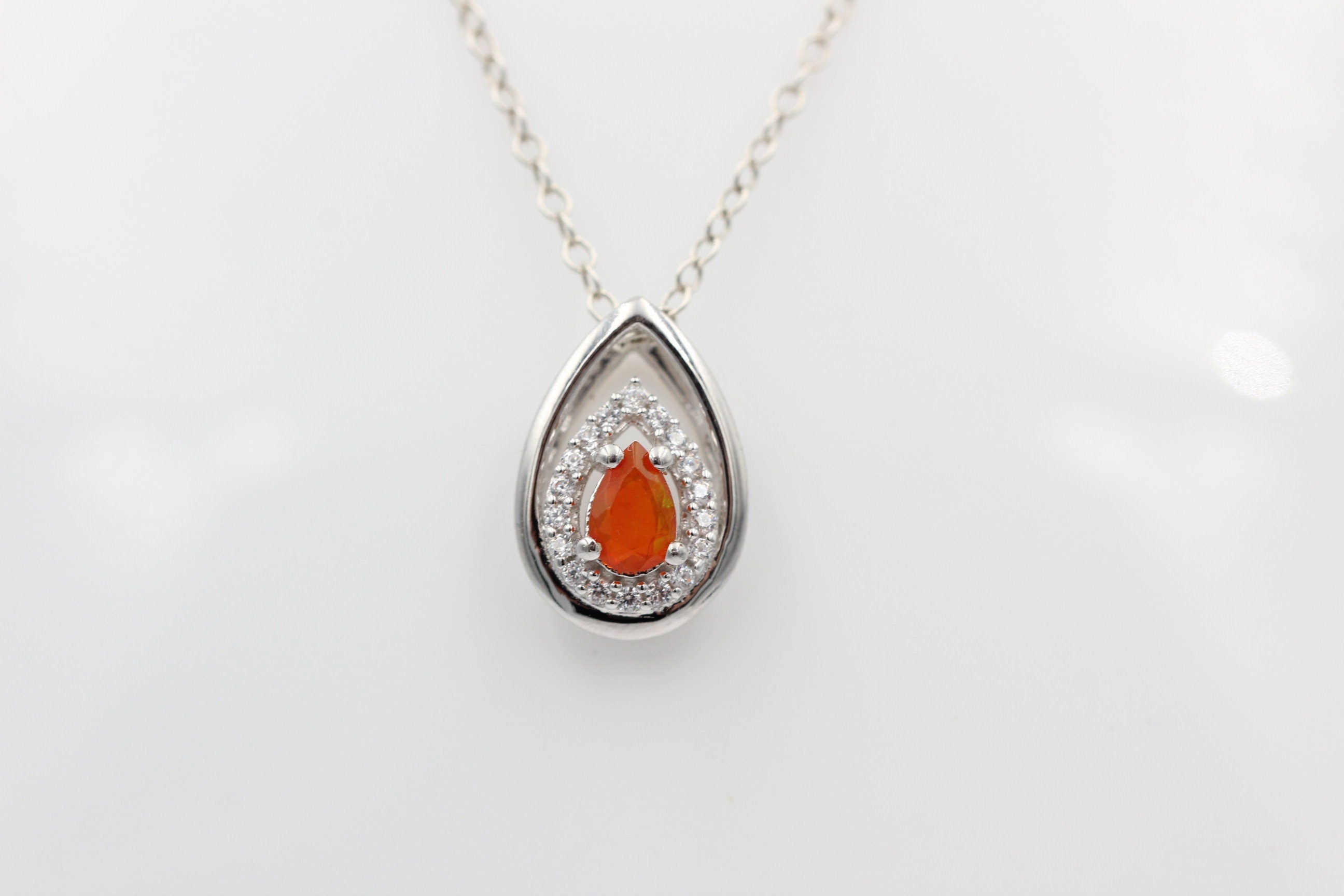 Edler 0,51 Carat orange äthiopischer Opal Anhänger 925 Silber  Welo Opal aus Afrika