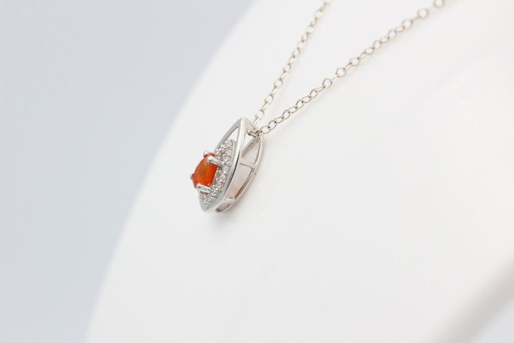Edler 0,51 Carat orange äthiopischer Opal Anhänger 925 Silber  Welo Opal aus Afrika