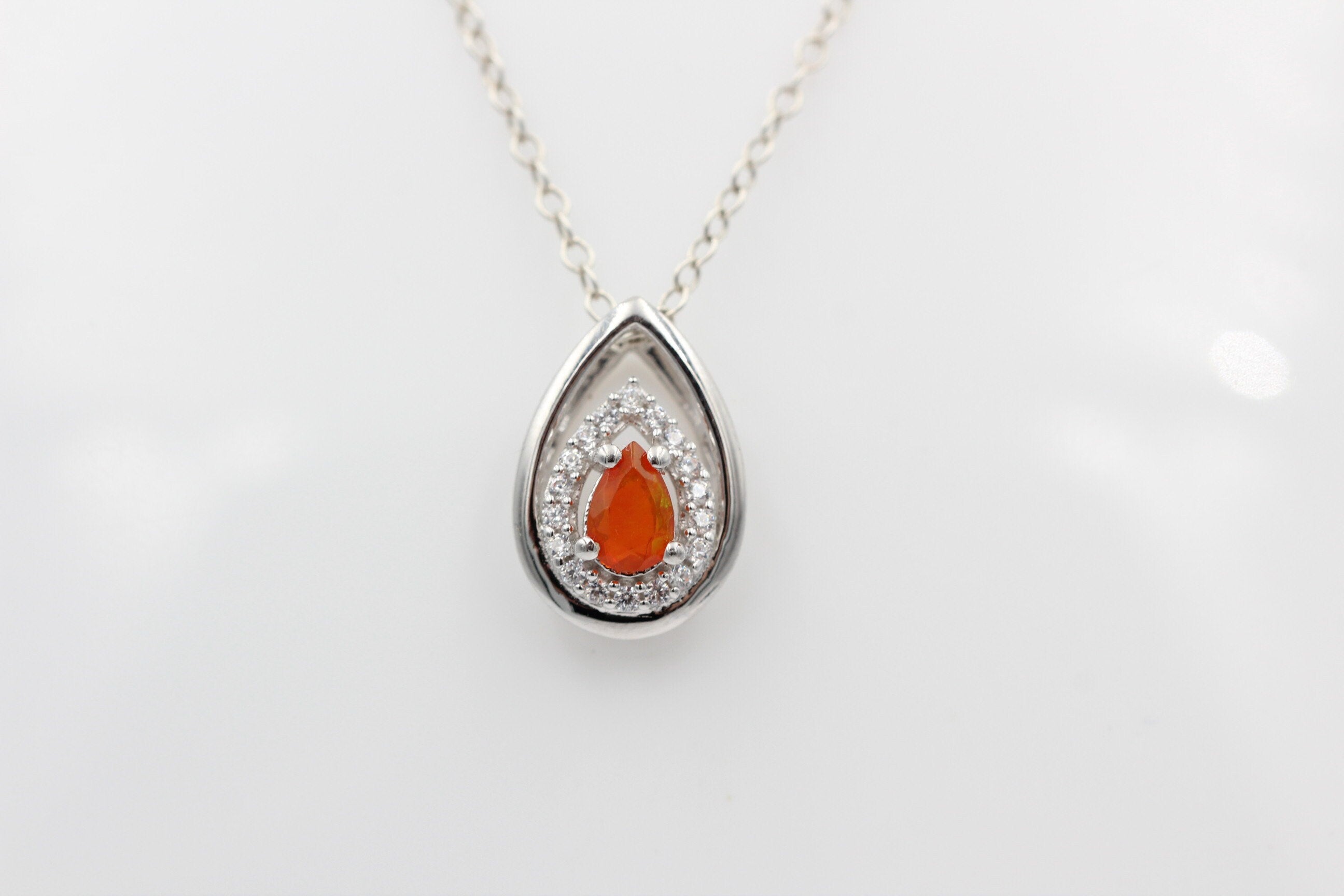 Edler 0,51 Carat orange äthiopischer Opal Anhänger 925 Silber  Welo Opal aus Afrika