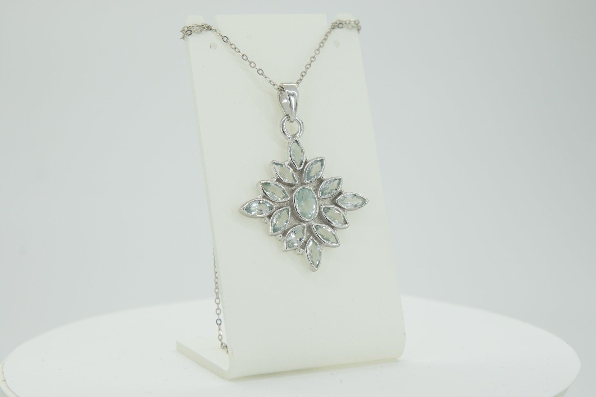 3,7 Carat Blautopas Anhanger 925 Silber Collier Kette sky blue Topas  Topf Edel