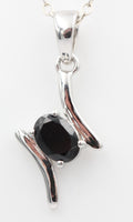 0,72 Carat schwarzer Onyx Anhänger 925 Silber Collier Kette schwarzer Edelstein