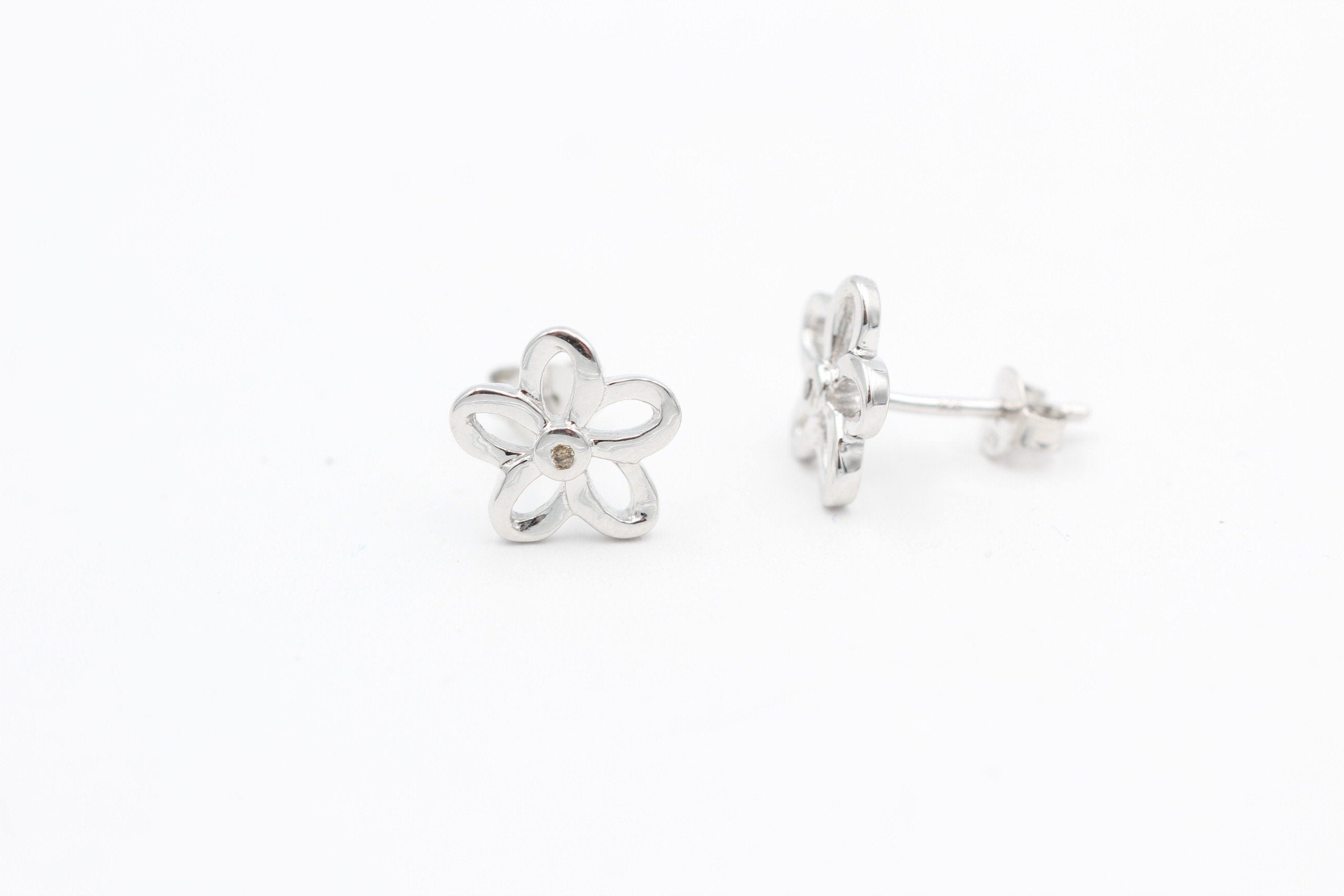 0,02 Carat champagner Diamant Blumen Ohrstecker 925 Silber G- H / I2-I3 Top Edel