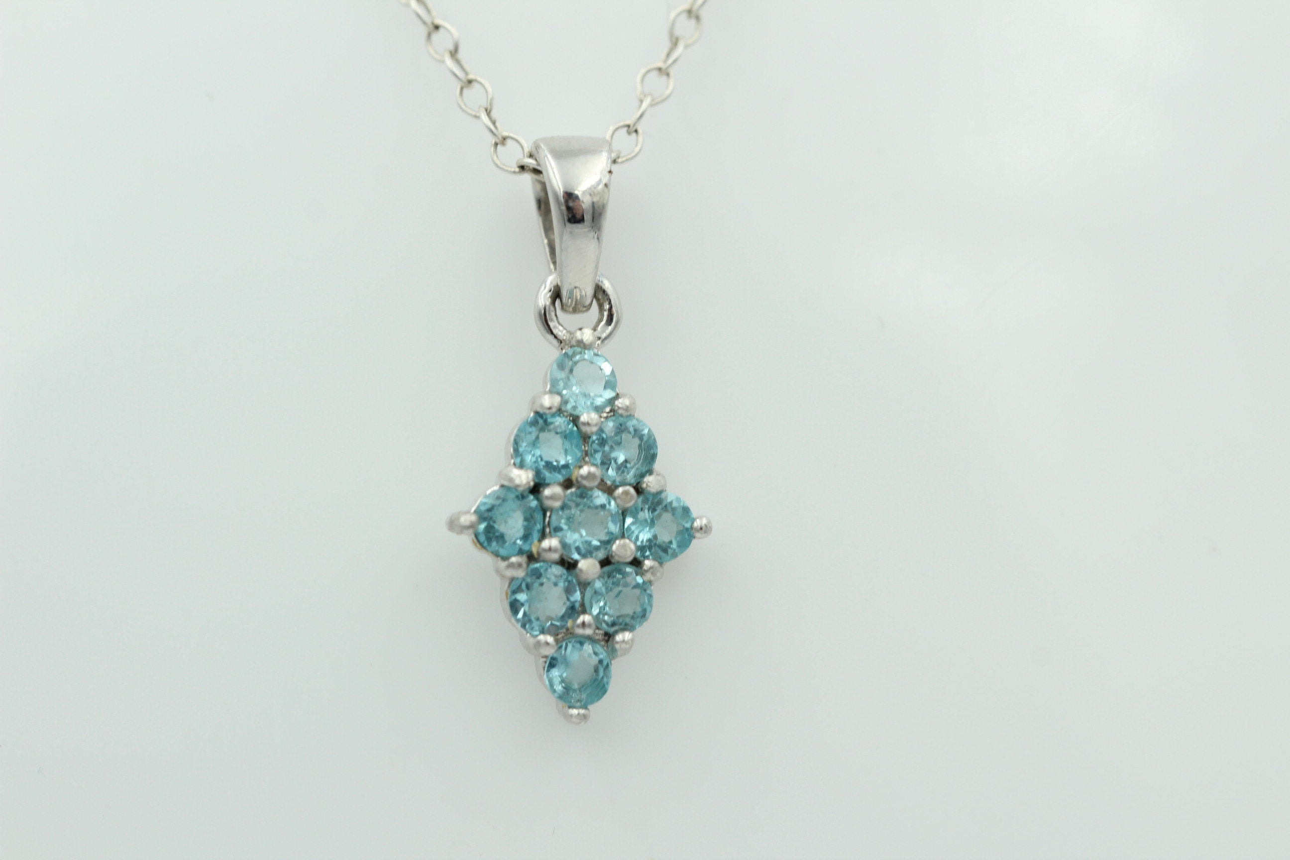 1,63 Carat Apatit Anhänger 925 Silber Collier Kette seltener Apatit