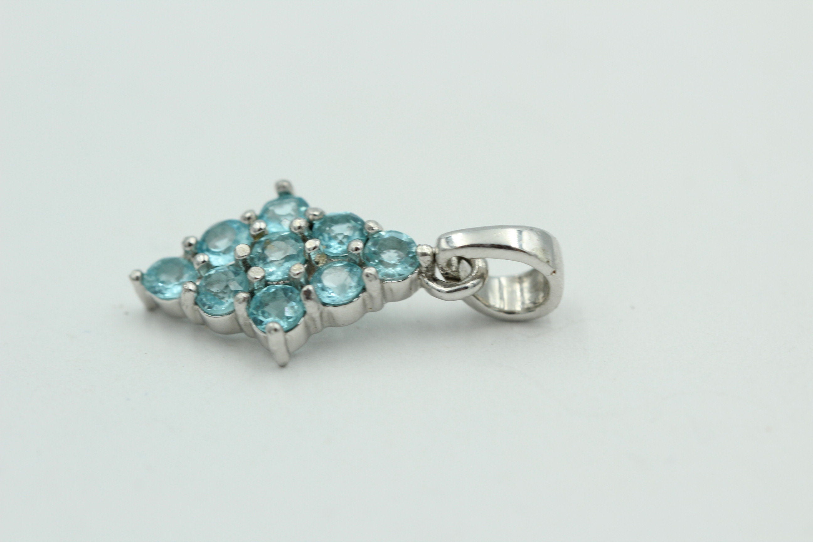 1,63 Carat Apatit Anhänger 925 Silber Collier Kette seltener Apatit