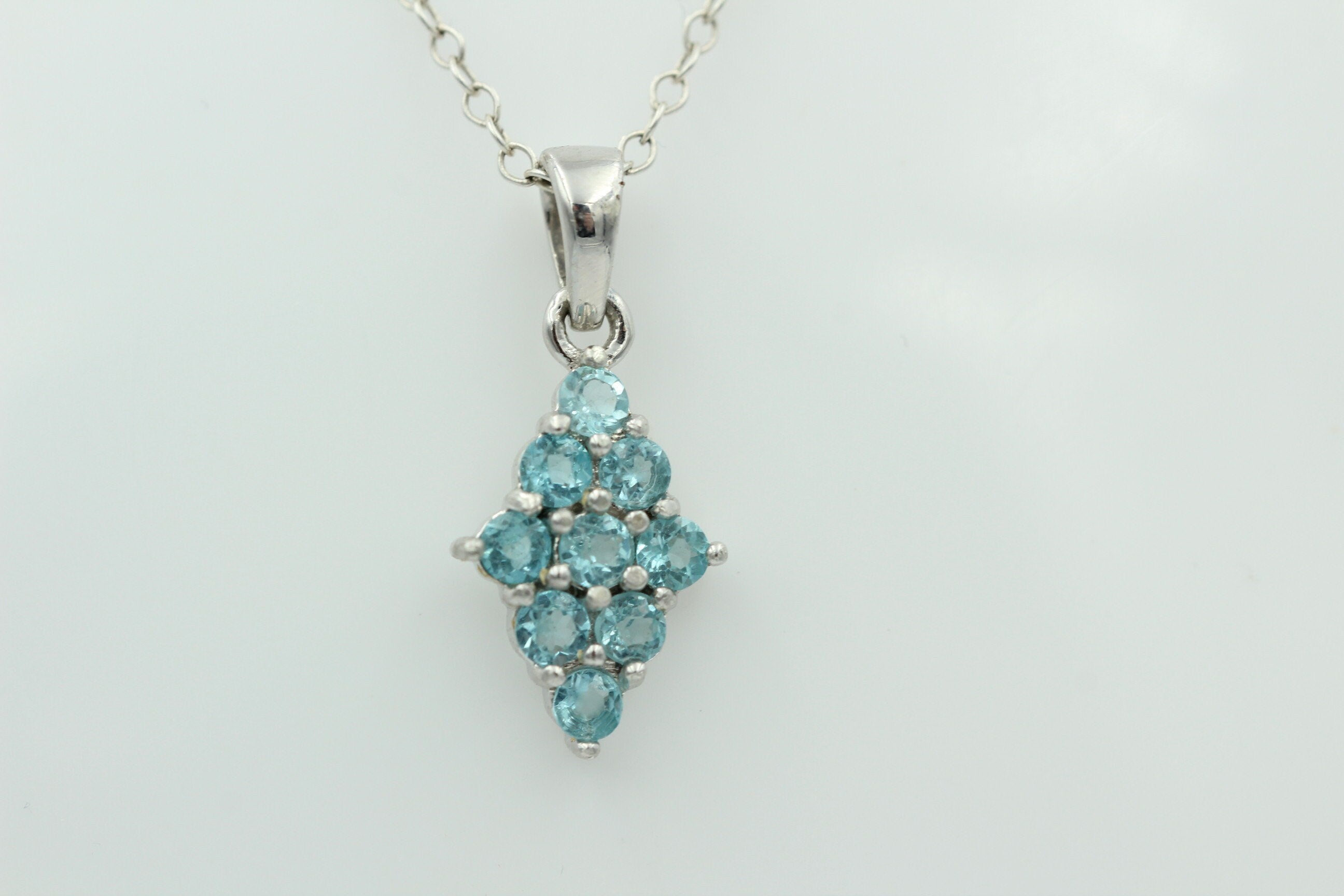 1,63 Carat Apatit Anhänger 925 Silber Collier Kette seltener Apatit
