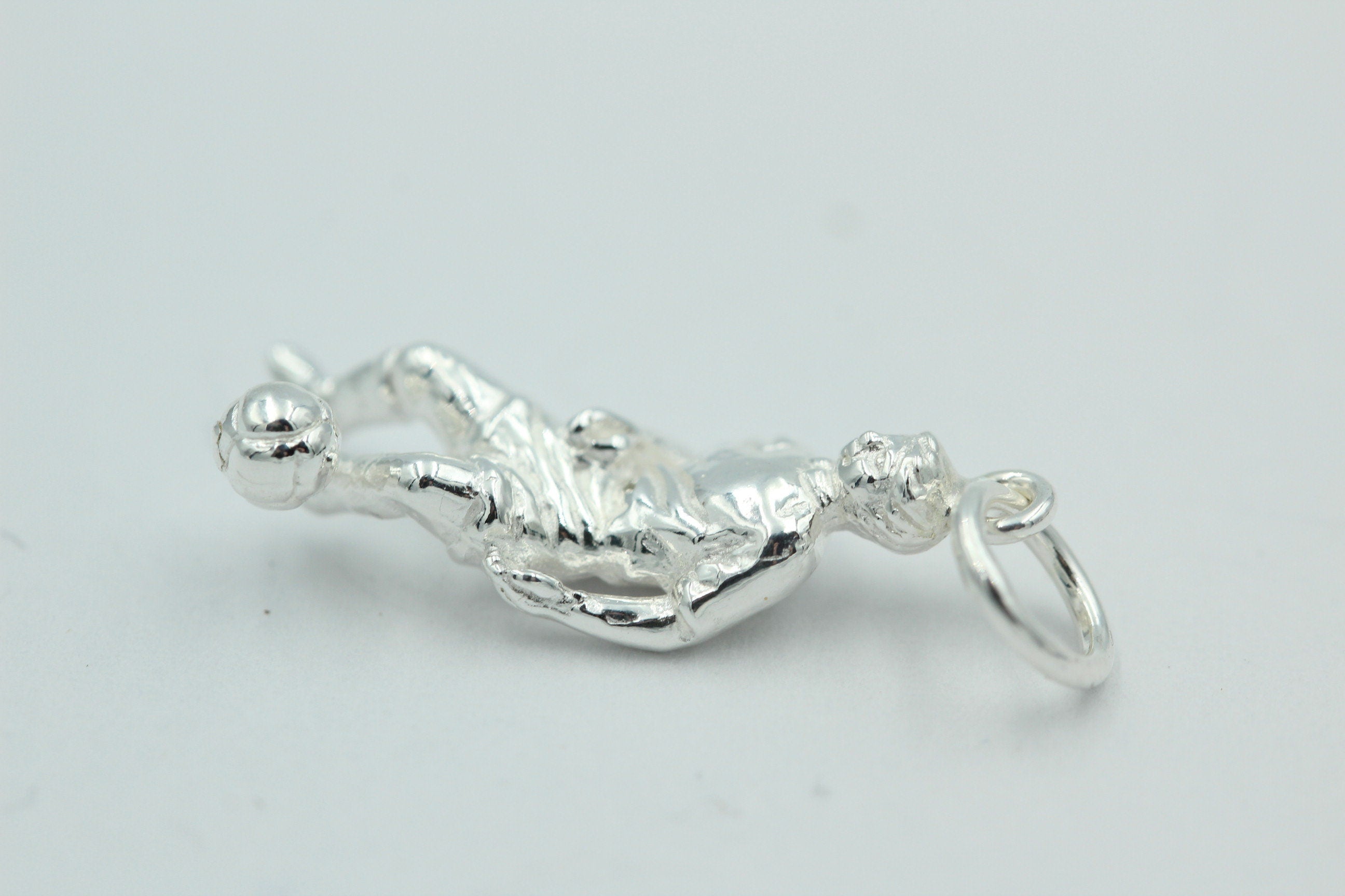 Anhänger Fußballer 925 Silber plastisher Fußballer Top Anhänger in Silber