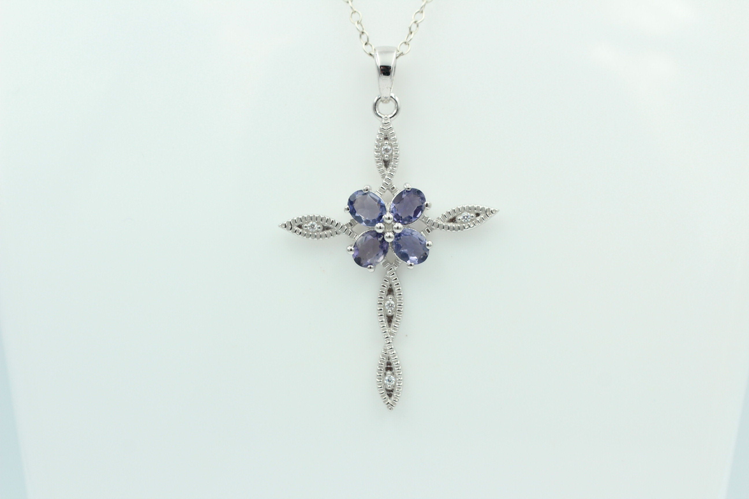 1,6 Carat Iolith Kreuz Anhänger 925 Silber Collier Kette Wassersaphir Luchssaphir