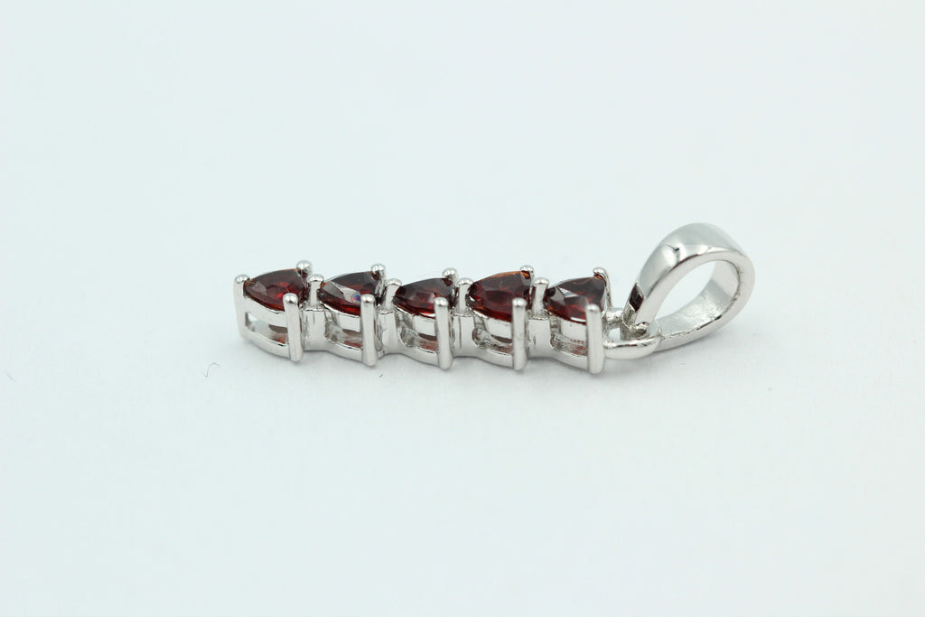 Edler 1,0 Carat Granat  Anhänger 925 Sterling Silber  Blutroter Edelstein