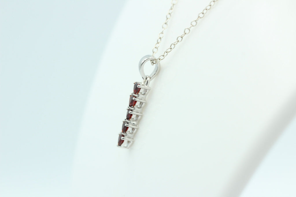 Edler 1,0 Carat Granat  Anhänger 925 Sterling Silber  Blutroter Edelstein