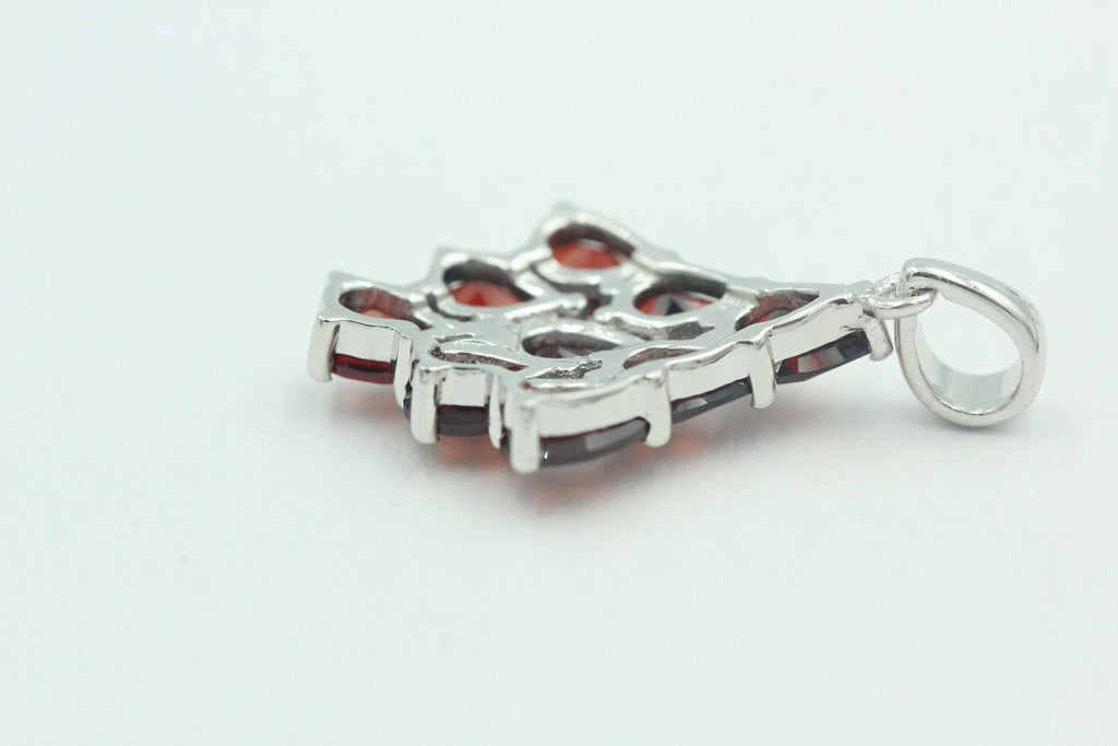 Edler 3,45 Carat Granat Anhänger 925 Silber blutroter Edelstein Top