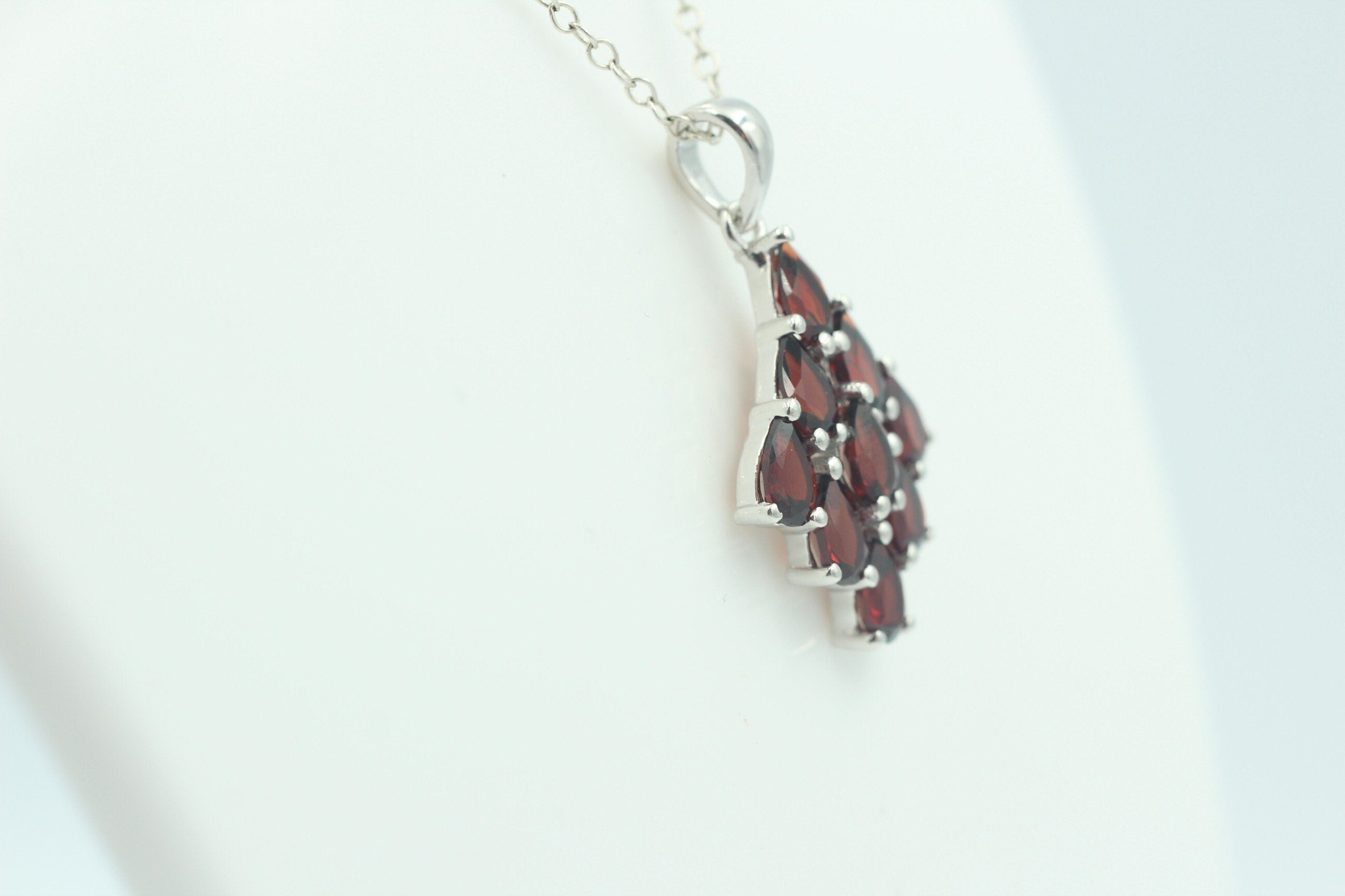 Edler 3,45 Carat Granat Anhänger 925 Silber blutroter Edelstein Top