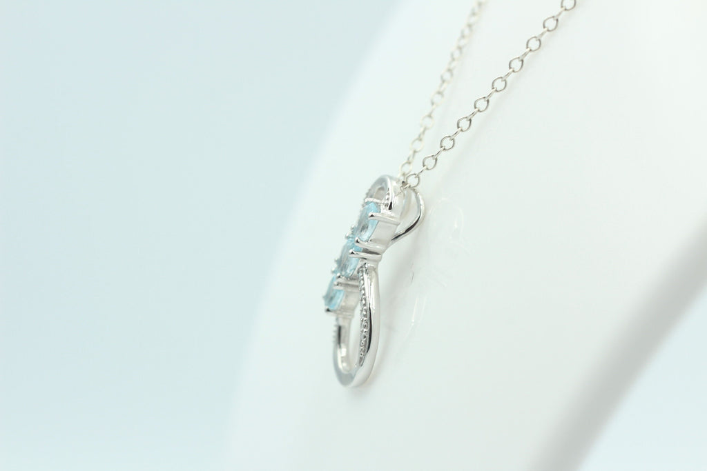 0,72 Carat Blautopas Anhänger Unendlichkeit 925 Silber Infinity