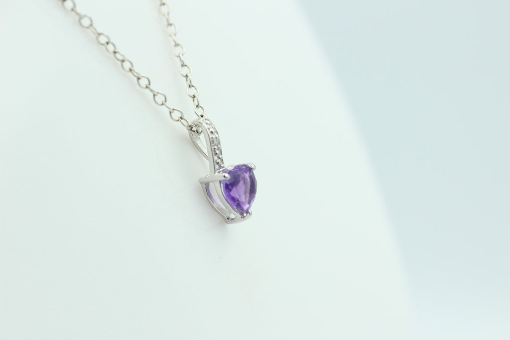 0,57 Carat afrikanischer Amethyst Herz Anhänger 925 Silber Collier Kette