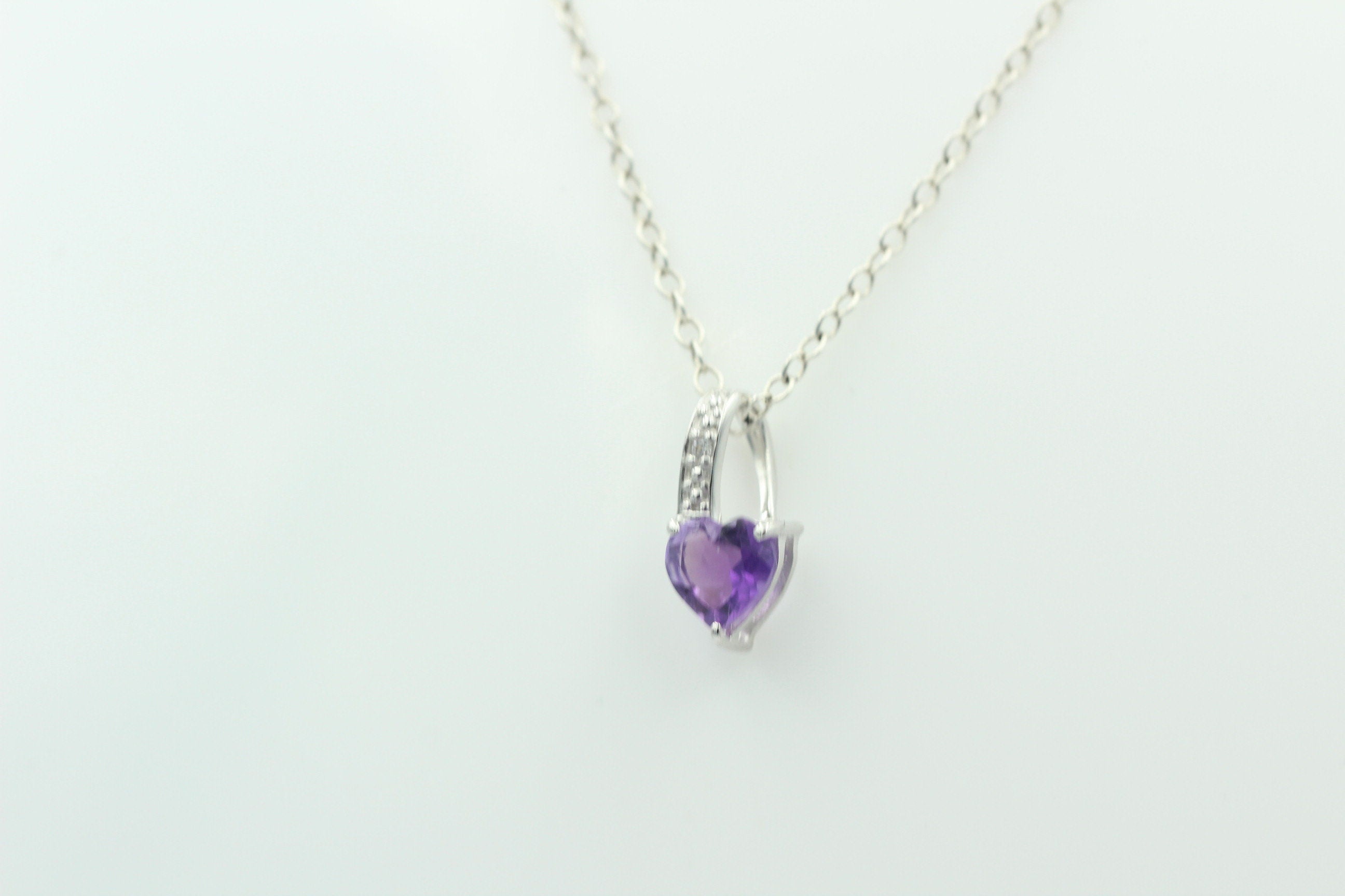 0,57 Carat afrikanischer Amethyst Herz Anhänger 925 Silber Collier Kette