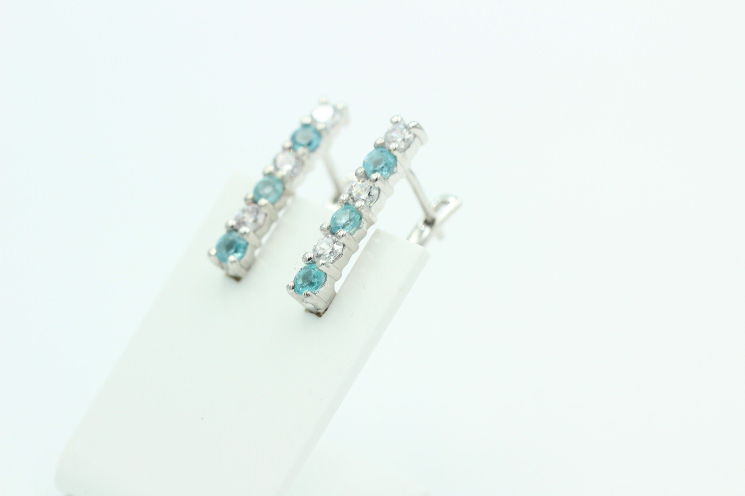 Edle 1,1 Carat seltener Apatit Ohrschmuck 925 Silber Apatit mit Zirkonia selten