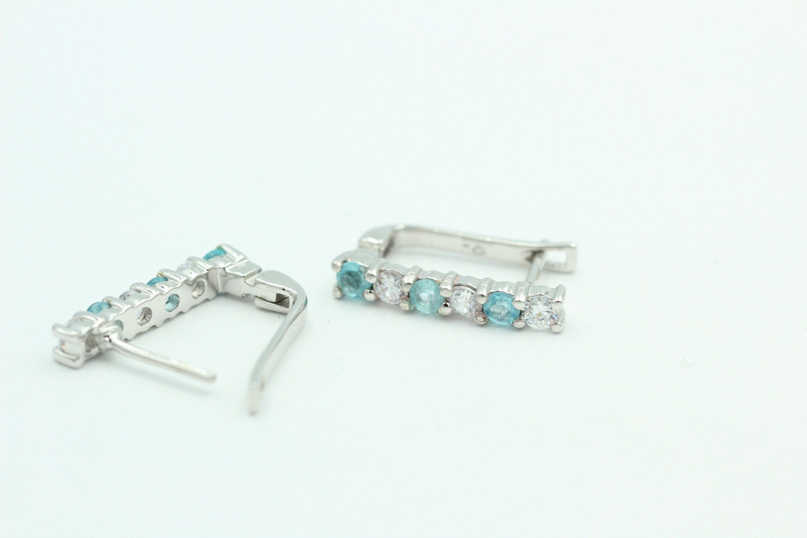 Edle 1,1 Carat seltener Apatit Ohrschmuck 925 Silber Apatit mit Zirkonia selten