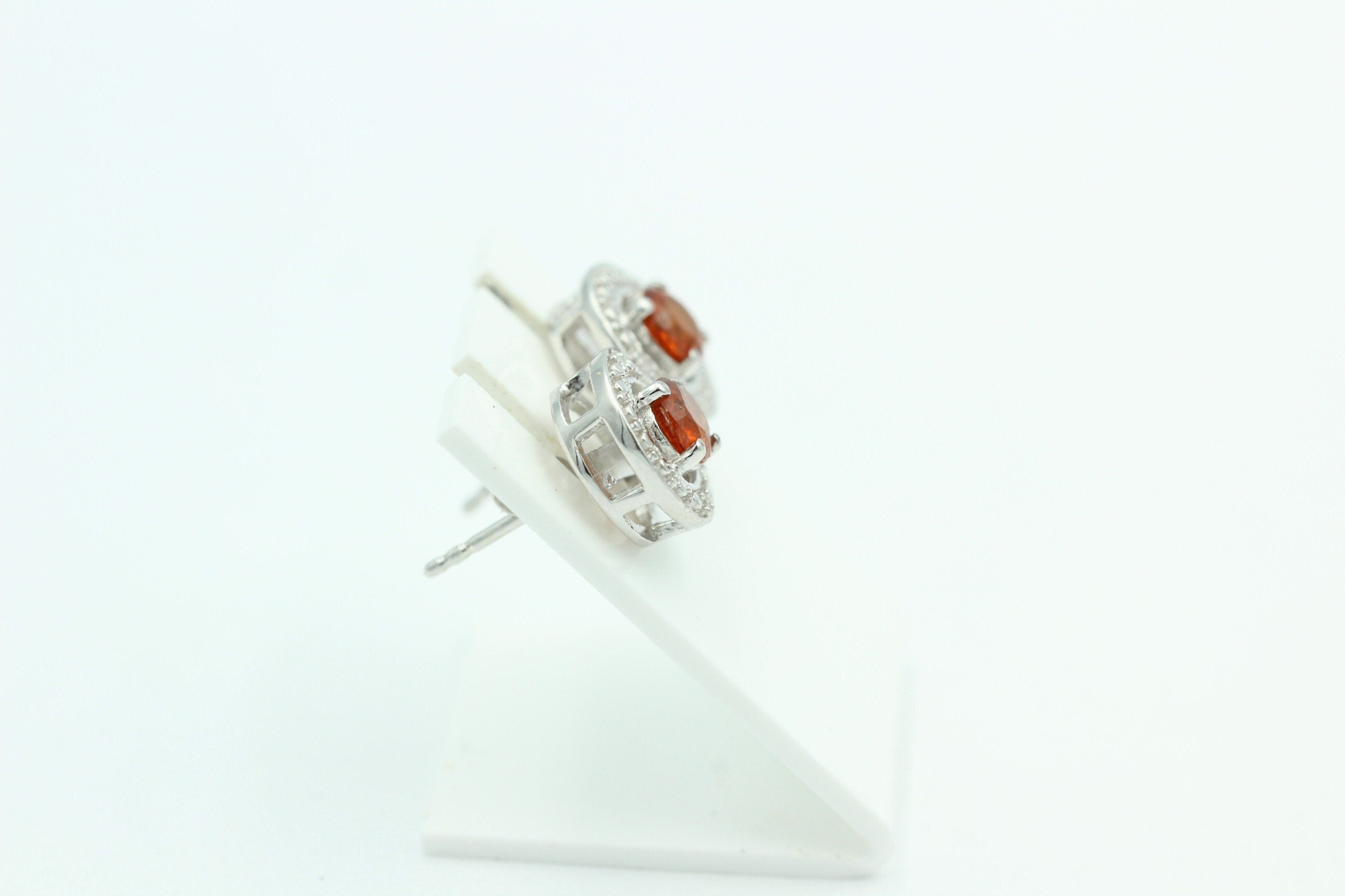 1,2 Carat orange Kyanit Ohrstecker 925 Silber Kyanitschmuck mit Zirkonias Top