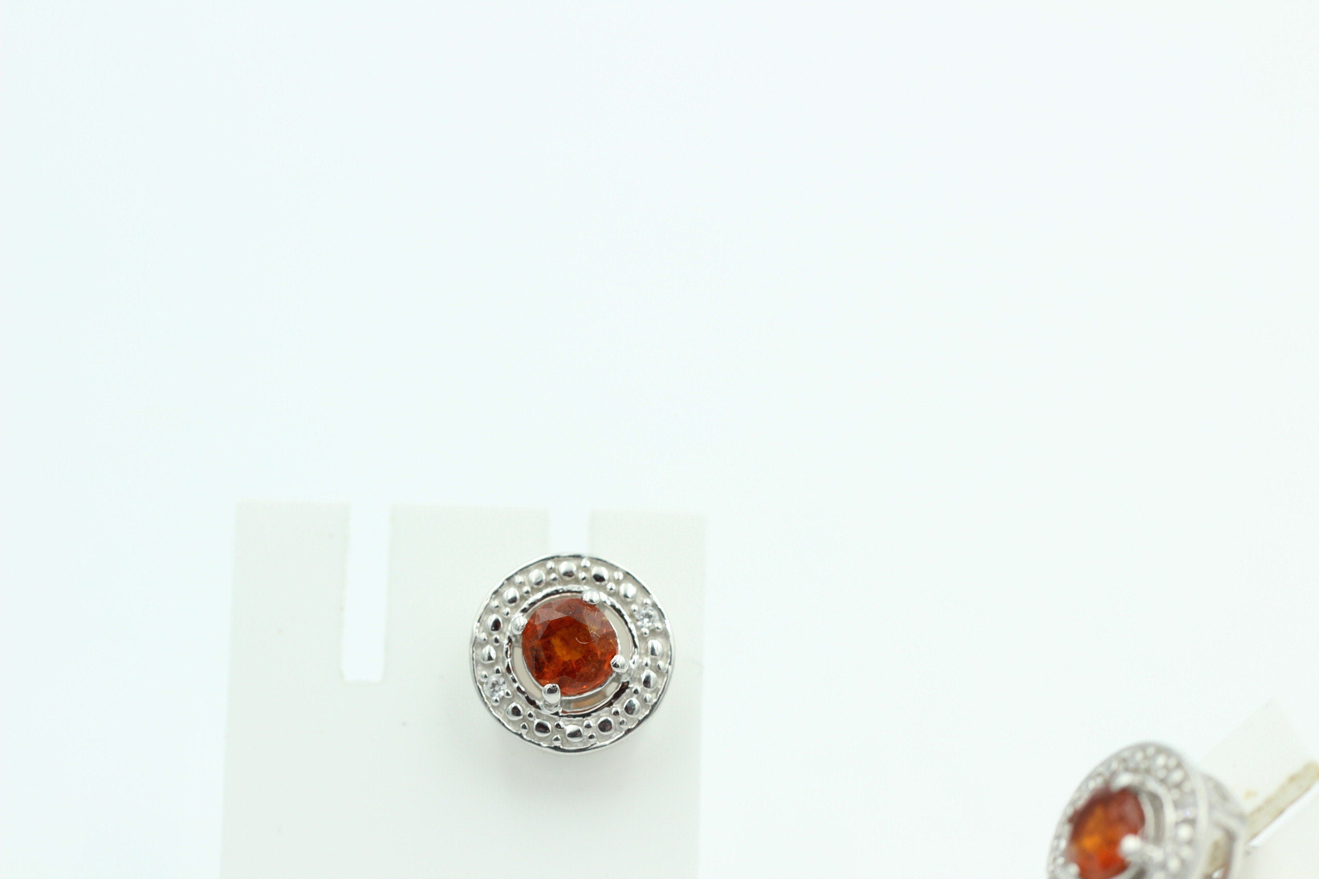 1,2 Carat orange Kyanit Ohrstecker 925 Silber Kyanitschmuck mit Zirkonias Top