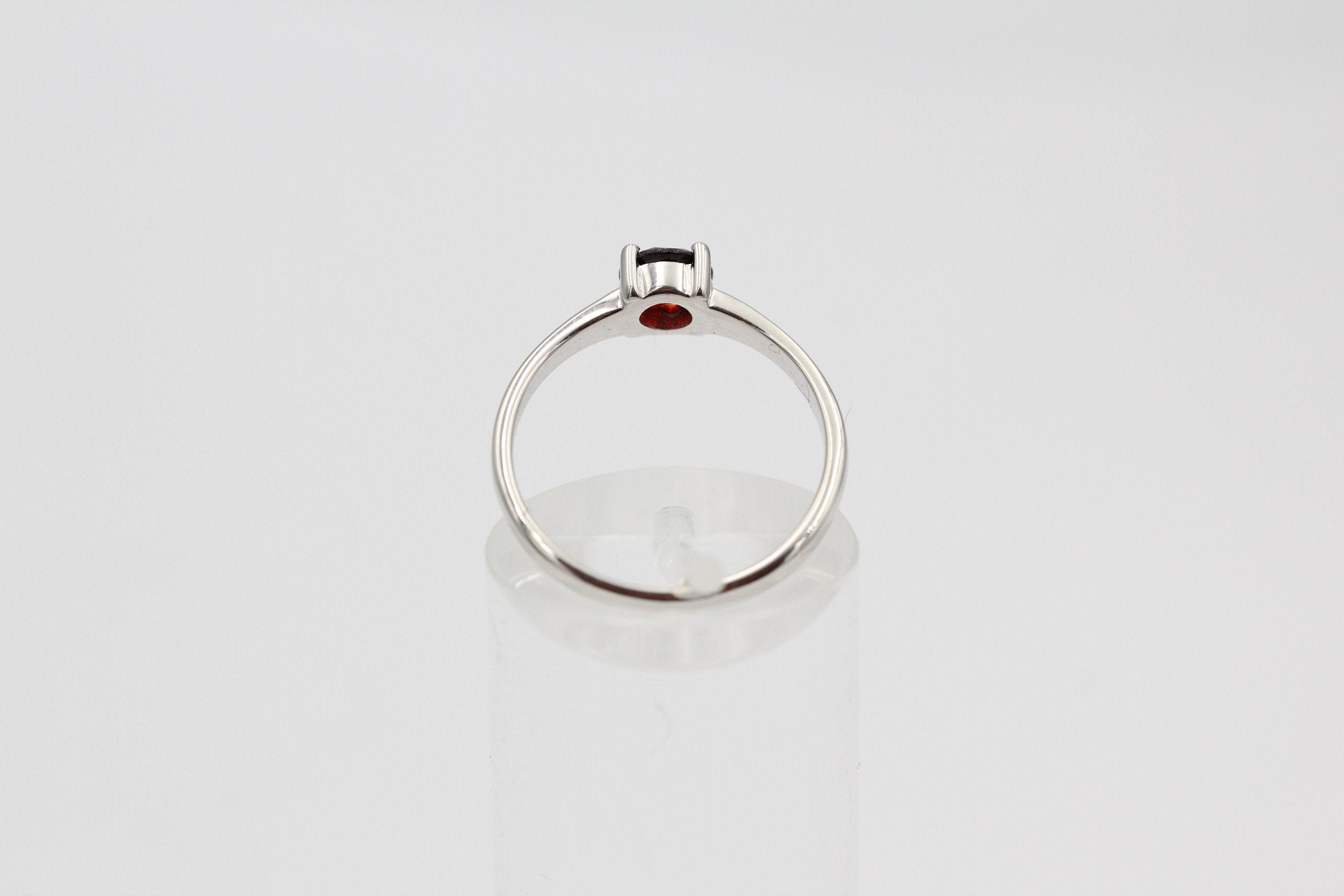 Edler 1,15 Carat Granat Ring 925 Silber Fingerring blutrot  9 / 16 / 60