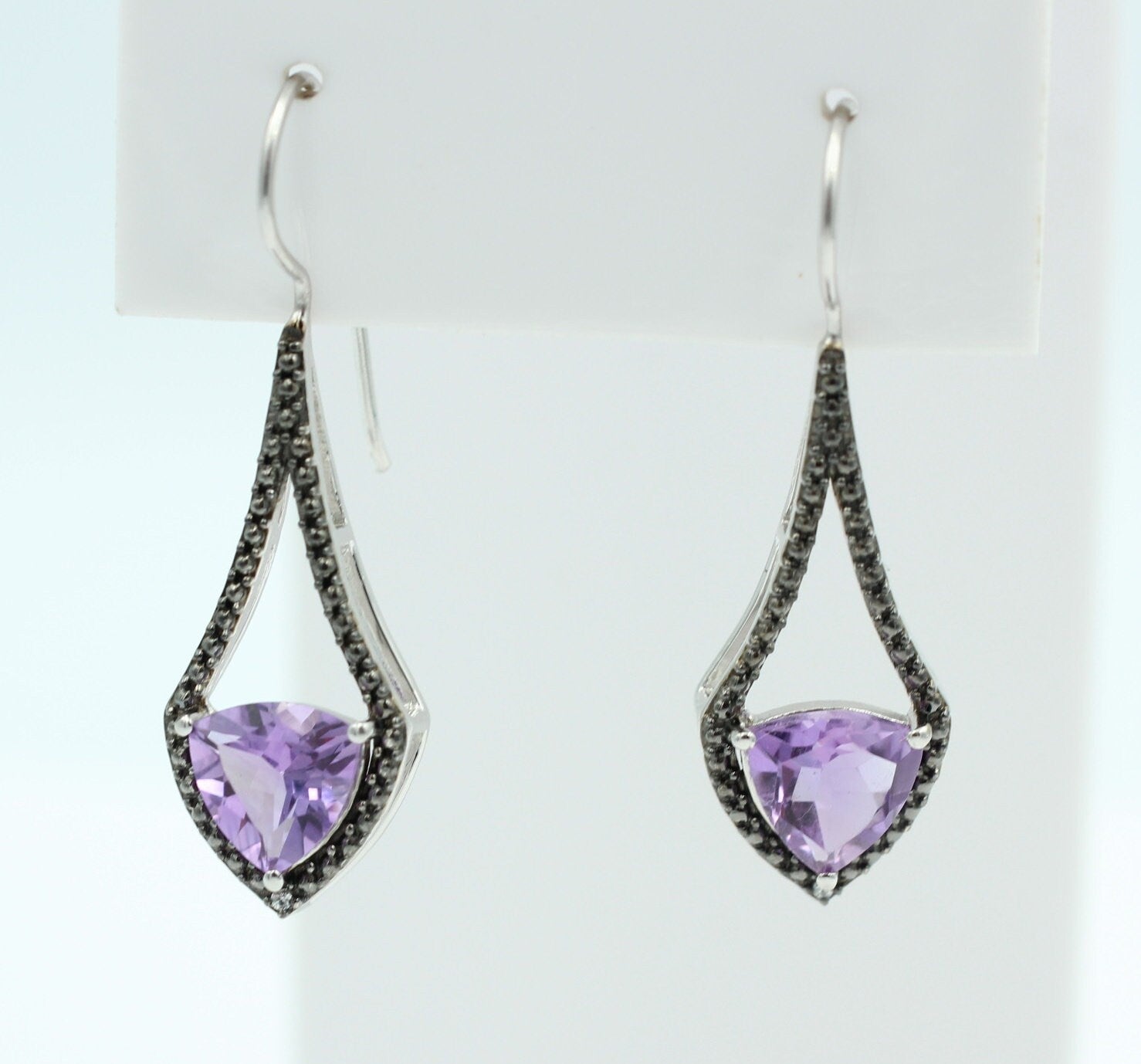 3,0 Carat brasilanischer Amethyst Ohrhaken schwarzem Spinell Ohrhaken 925 Silber