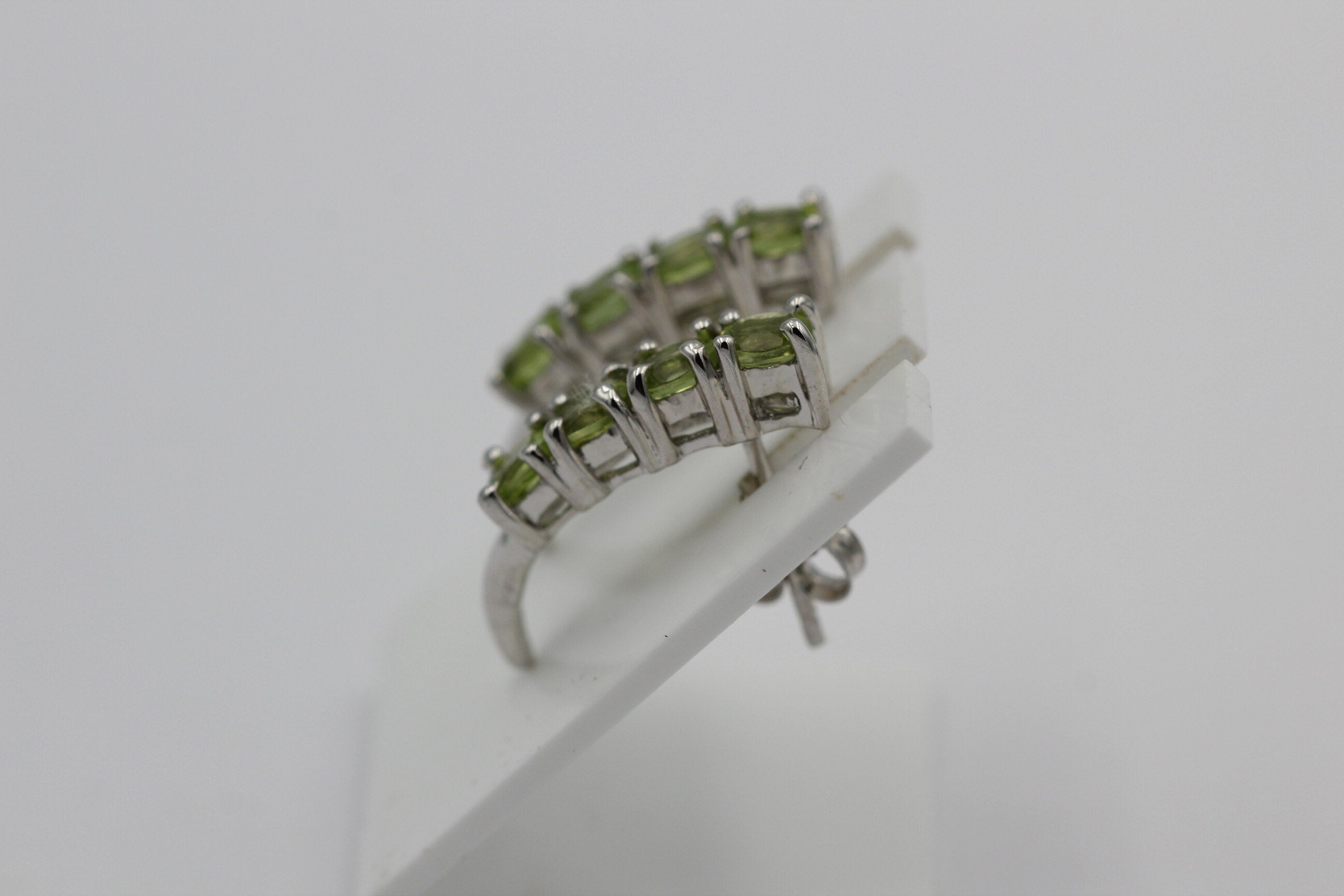 Edle 1,52 Carat Peridot Ohrstecker 925 Silber maigrüner Olivin Ohrschmuck
