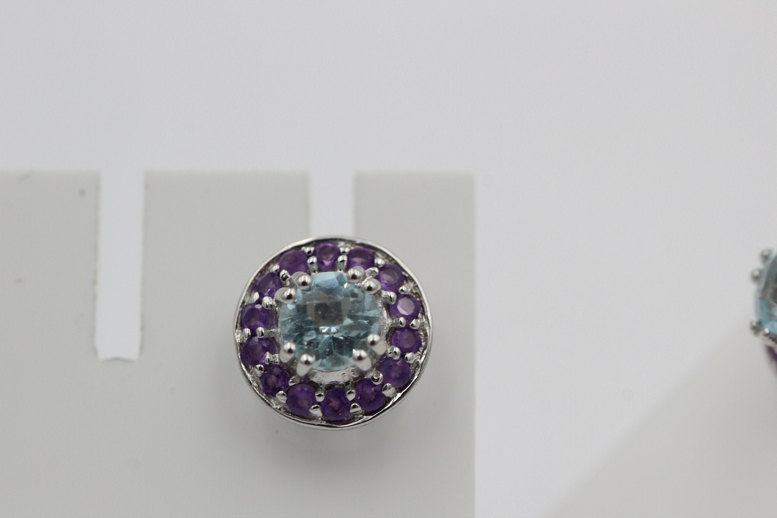 Edle 1,7 Carat Blautopas Amethyst Ohrstecker 925 Silber Edelsteinohrstecker Top