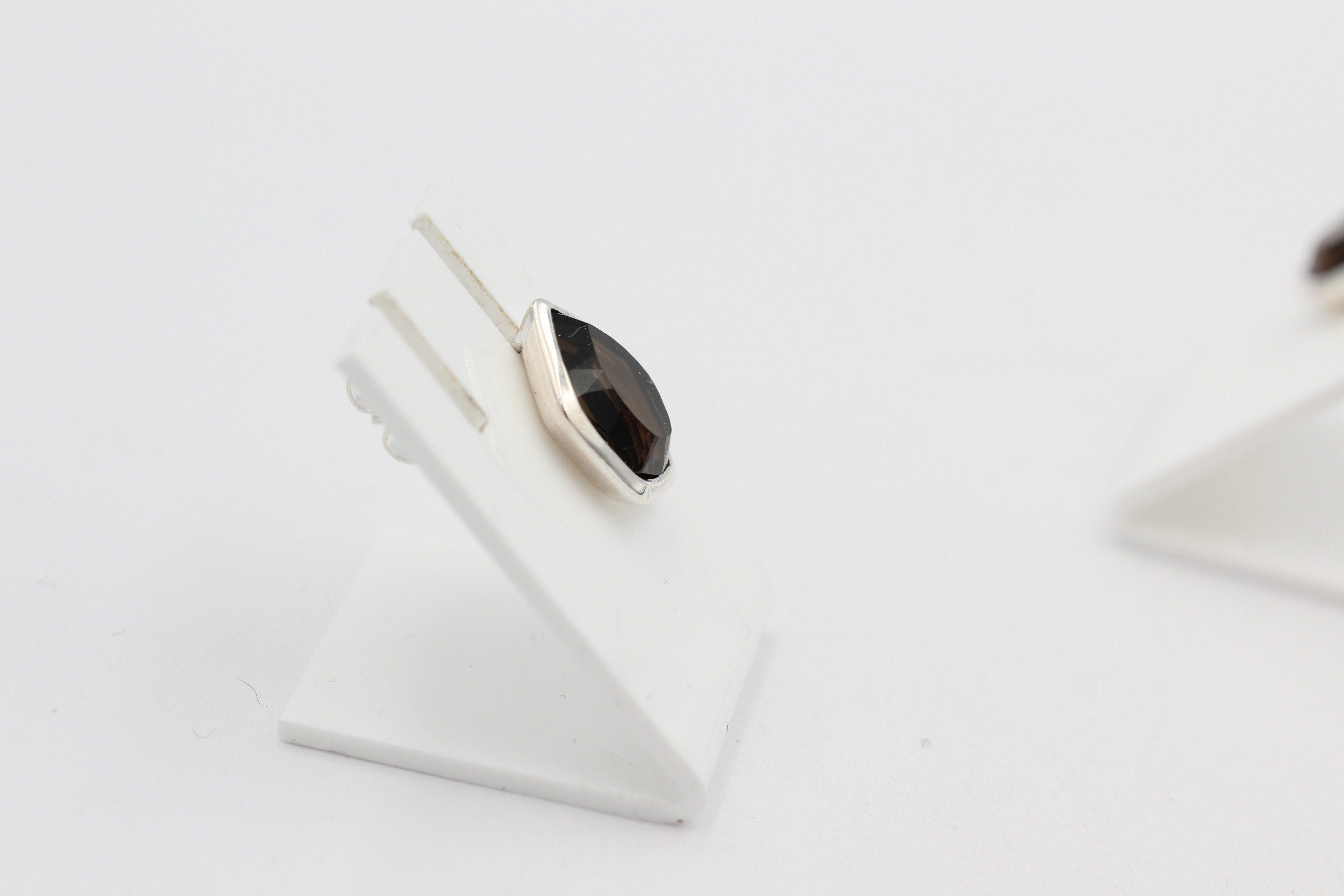 Campur Design 6,9 Carat Rauchquarz Ohstecker 925 Silber Pentagon Schliff Top