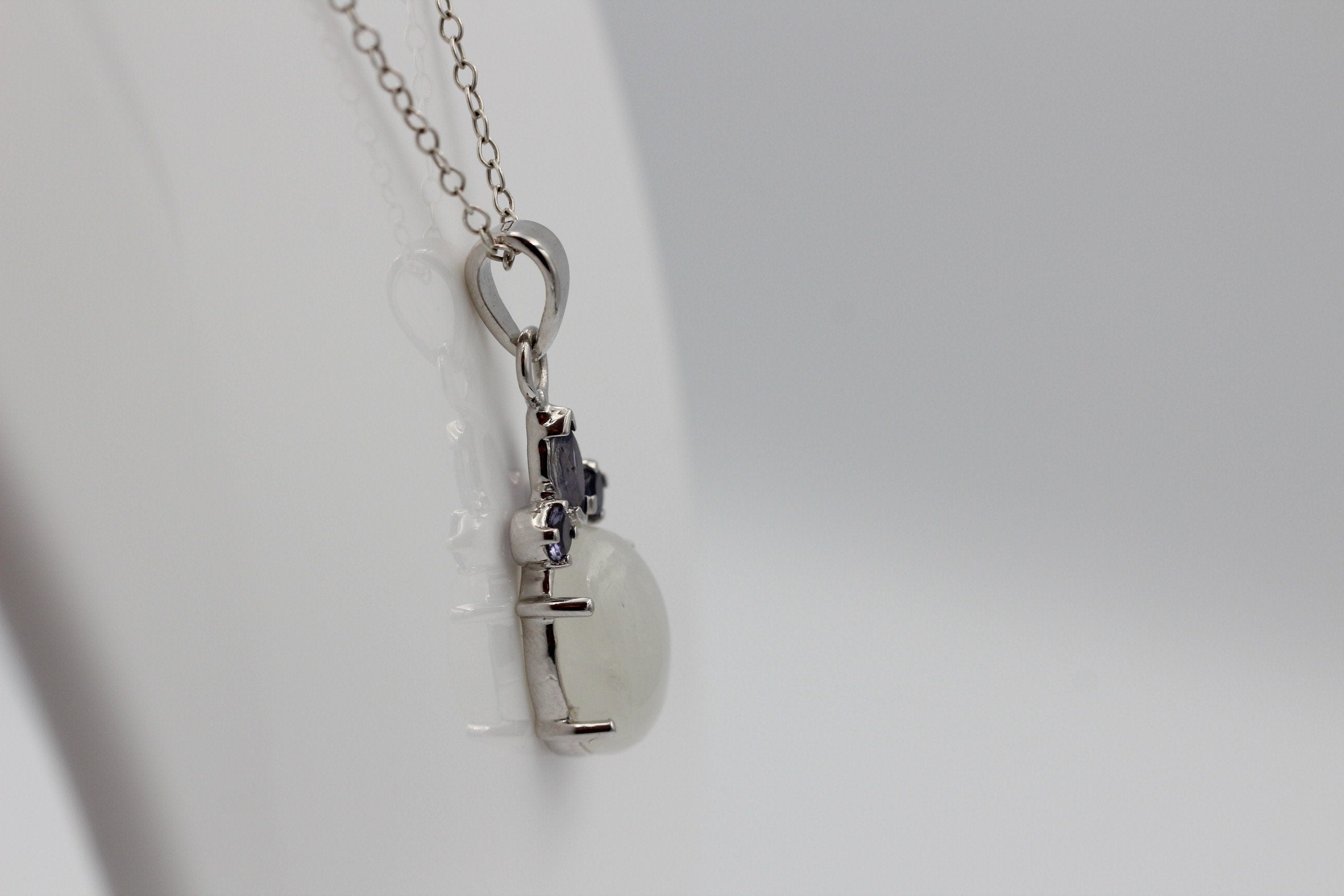 6,25 Carat Mondstein Iolith Anhänger 925 Silber Collier Kette Wassersaphir Top