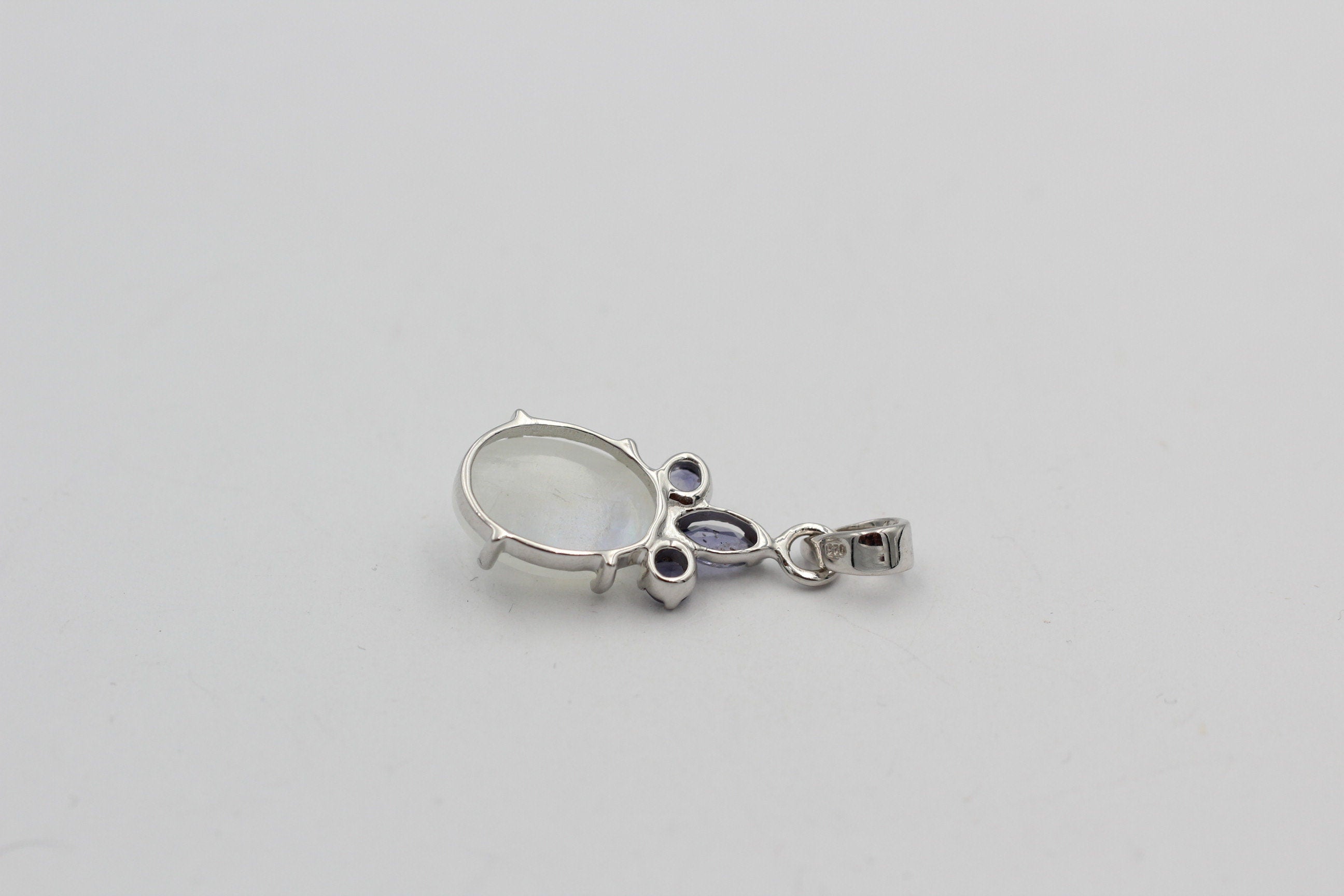 6,25 Carat Mondstein Iolith Anhänger 925 Silber Collier Kette Wassersaphir Top