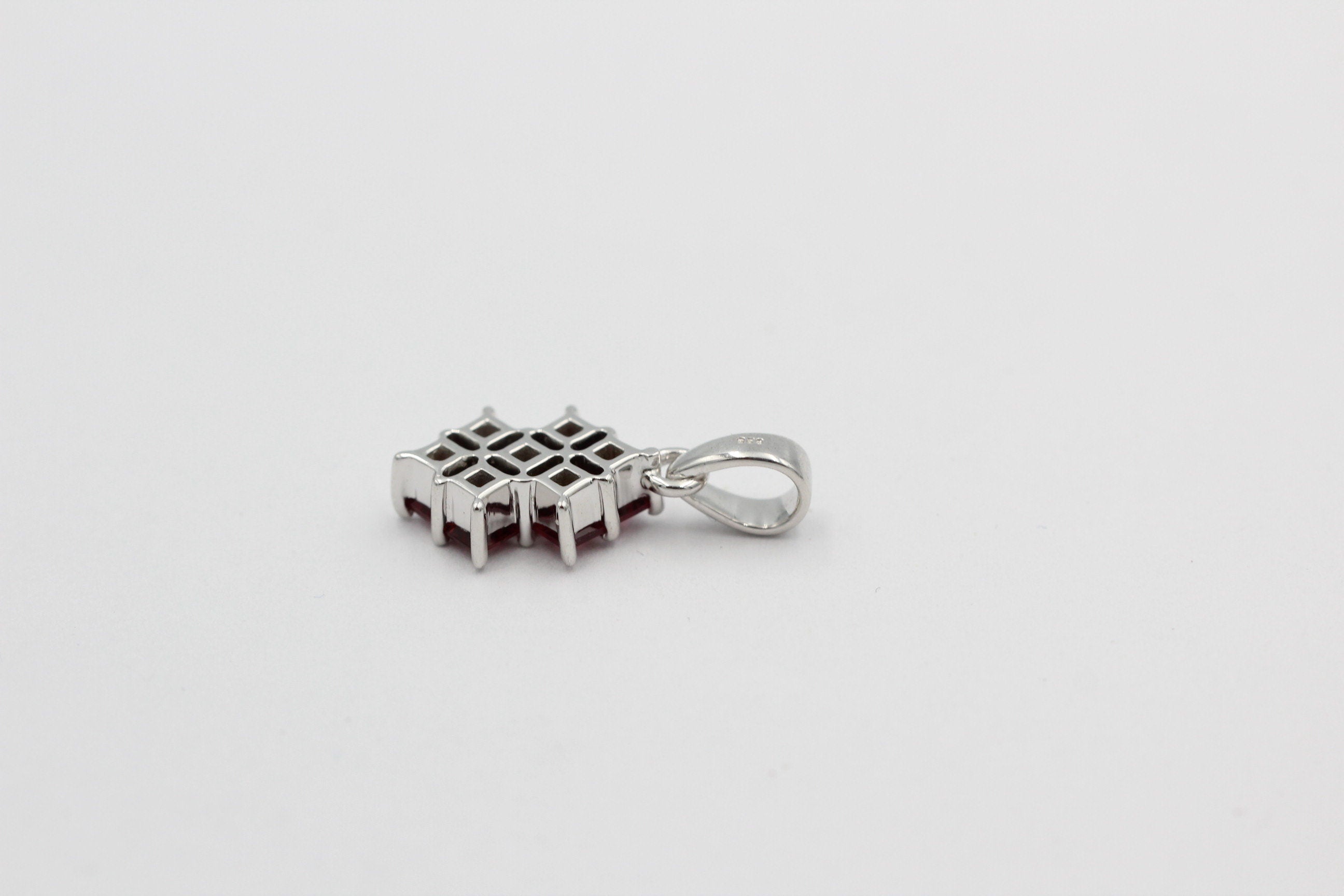 Edler 1,9 Granat Anhänger 925 Silber  blutroter Granat Top Edel