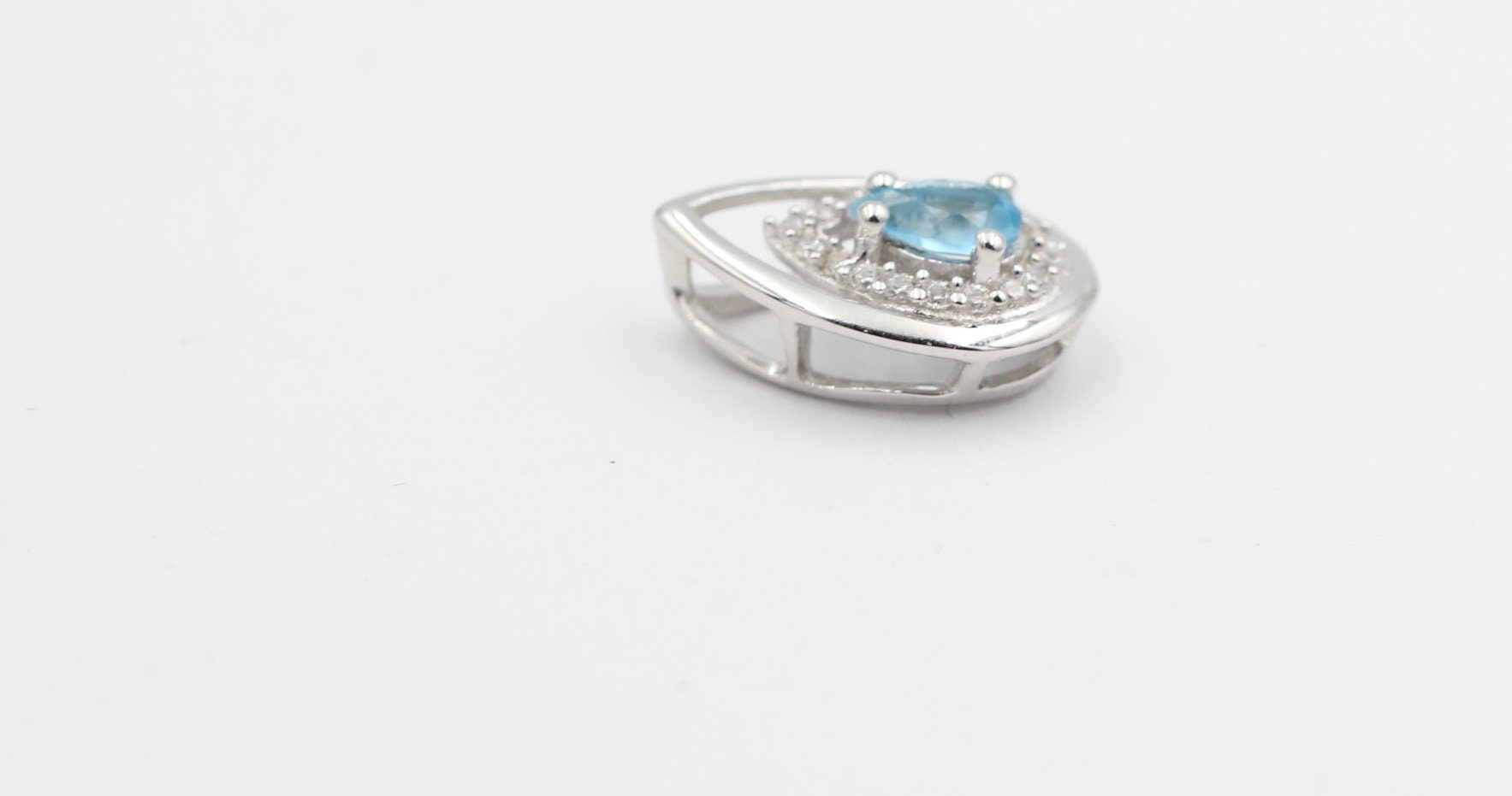Edler 0,51 Carat schweizblauer Topas Anhänger 925 Silber  Topas