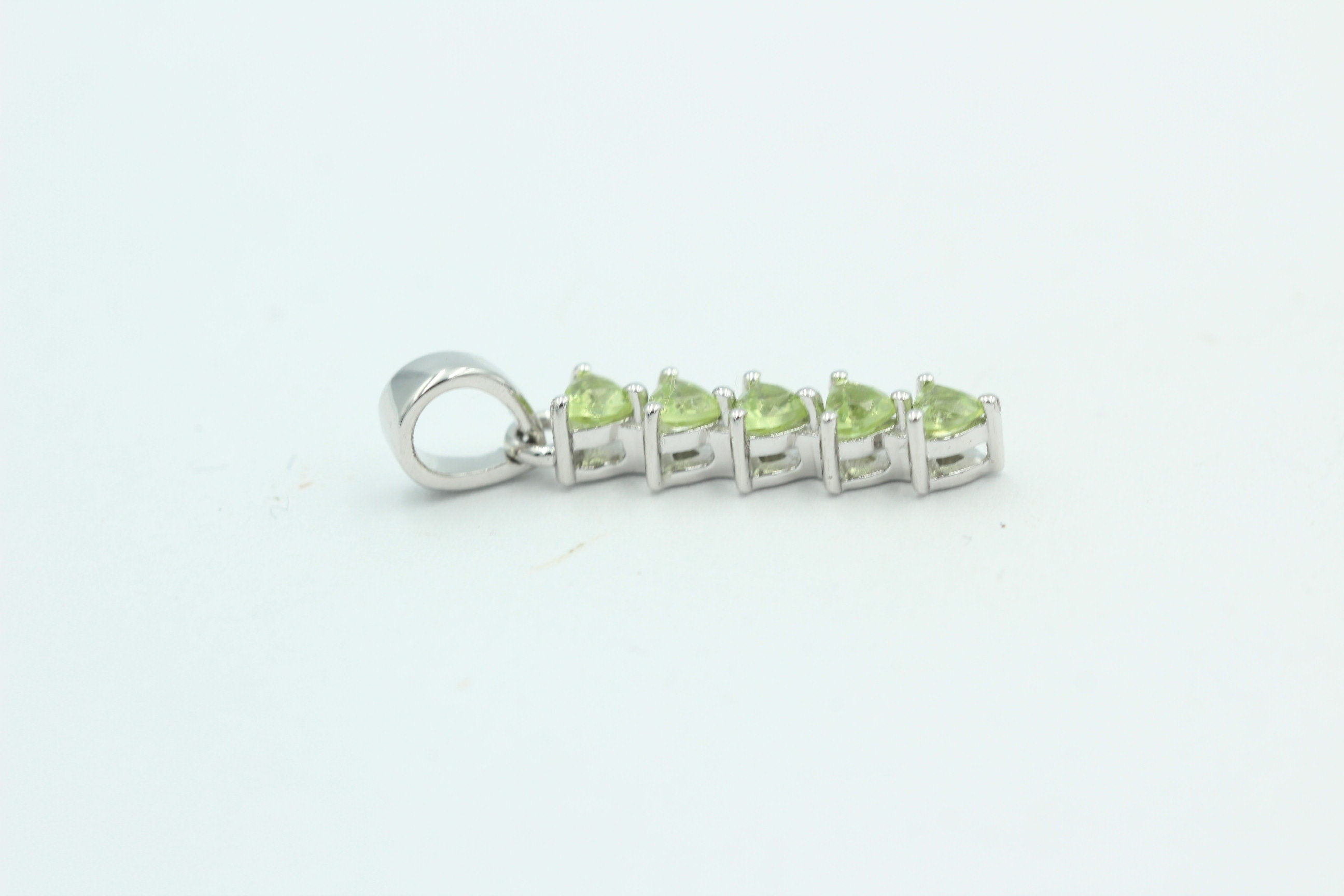Edler 1,0 Carat Peridot Anhänger 925 Sterling Silber  Olivin