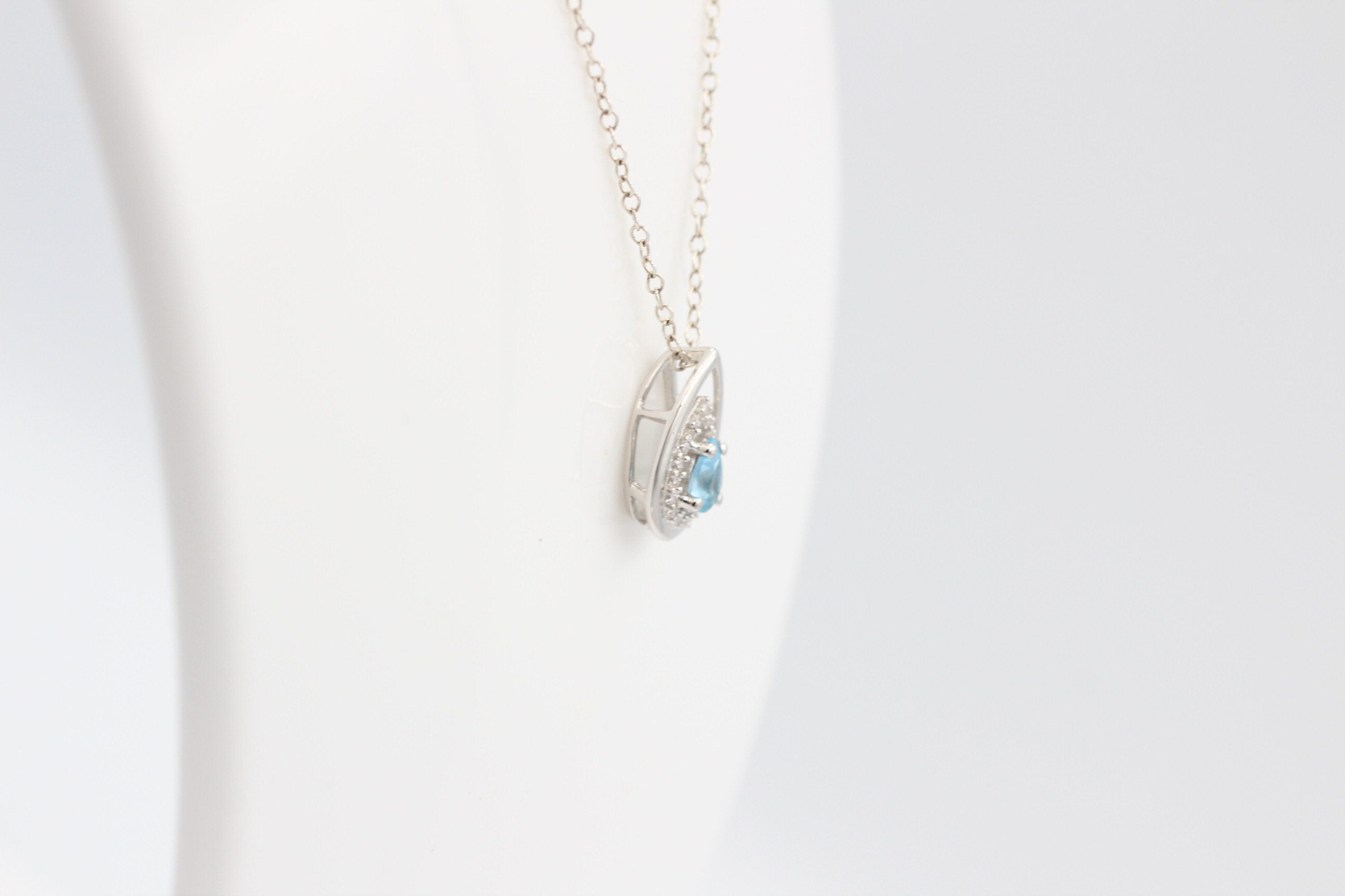 Edler 0,51 Carat schweizblauer Topas Anhänger 925 Silber  Topas