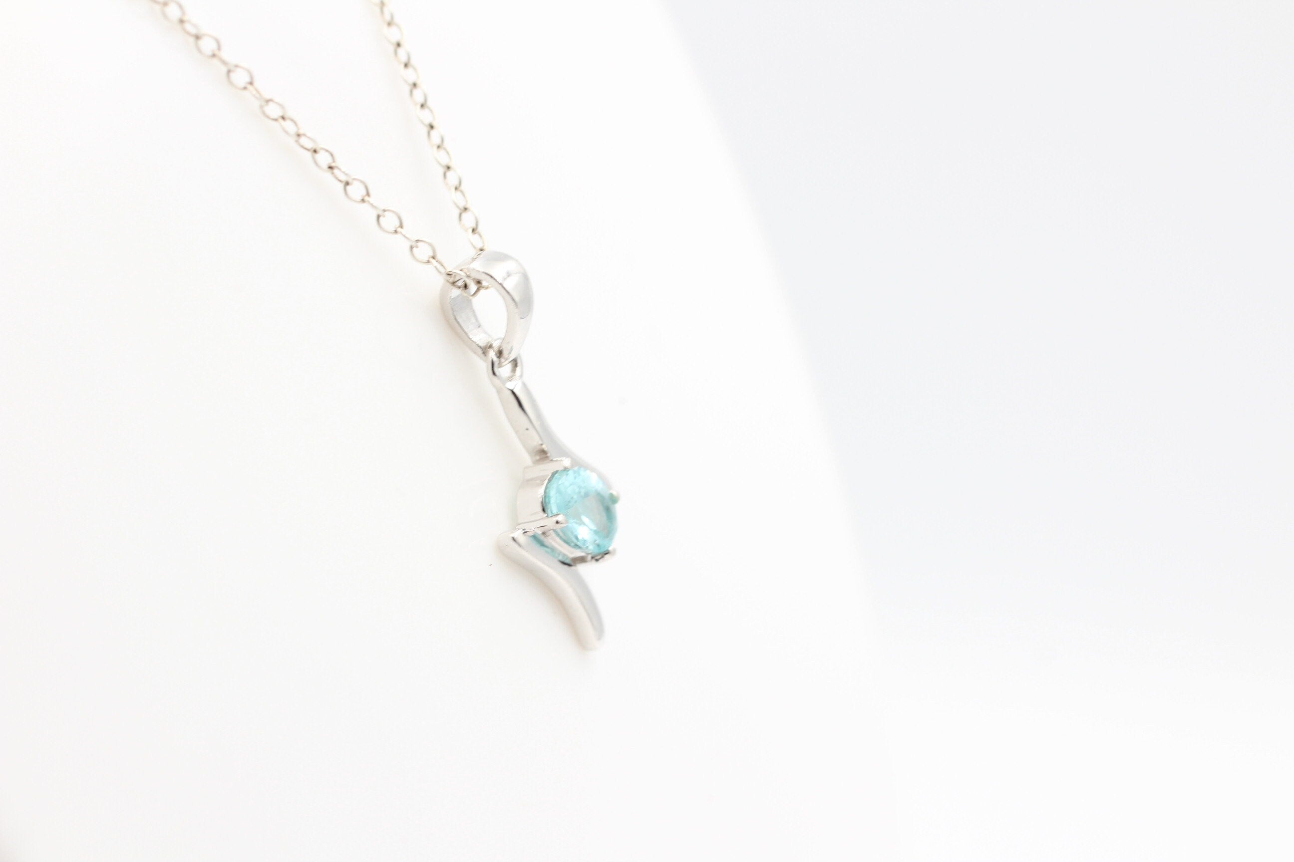 0,72  Carat seltener Apatit Anhänger 925 Silber Apatitanhänger Top seltener Apatit