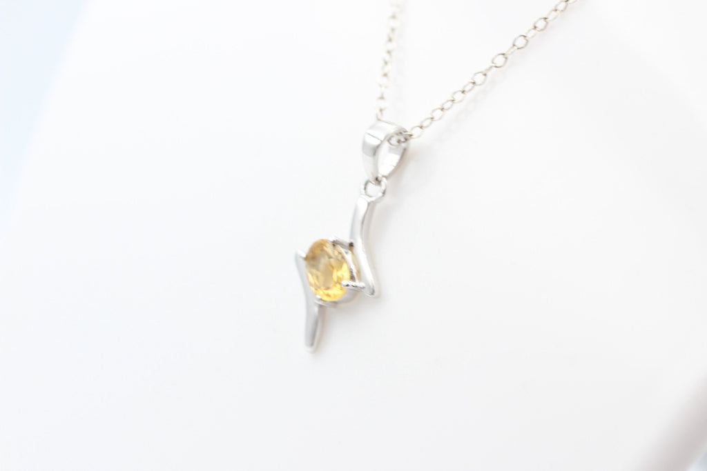 0,72 Carat Citrin Anhänger 925 Silber   hellgelber Edelstein Top