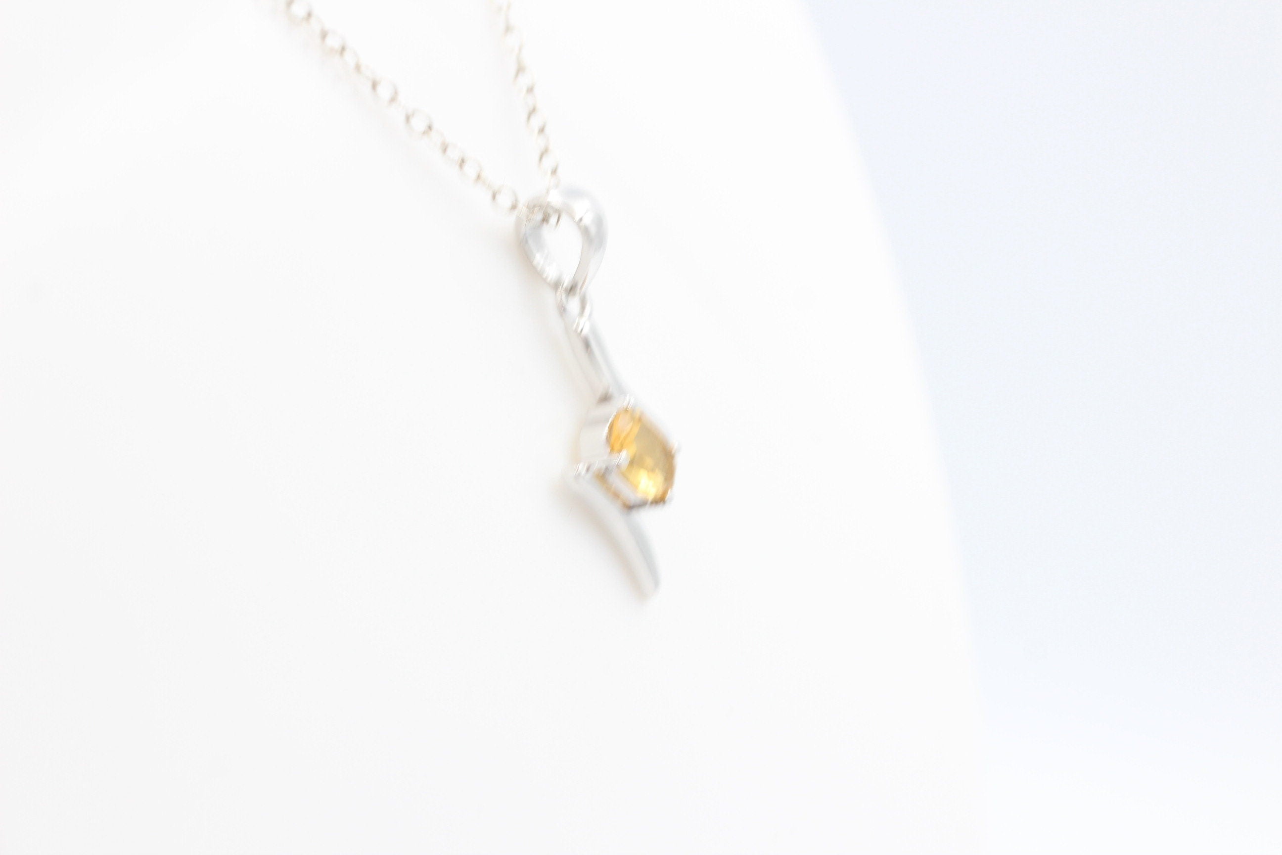 0,72 Carat Citrin Anhänger 925 Silber   hellgelber Edelstein Top