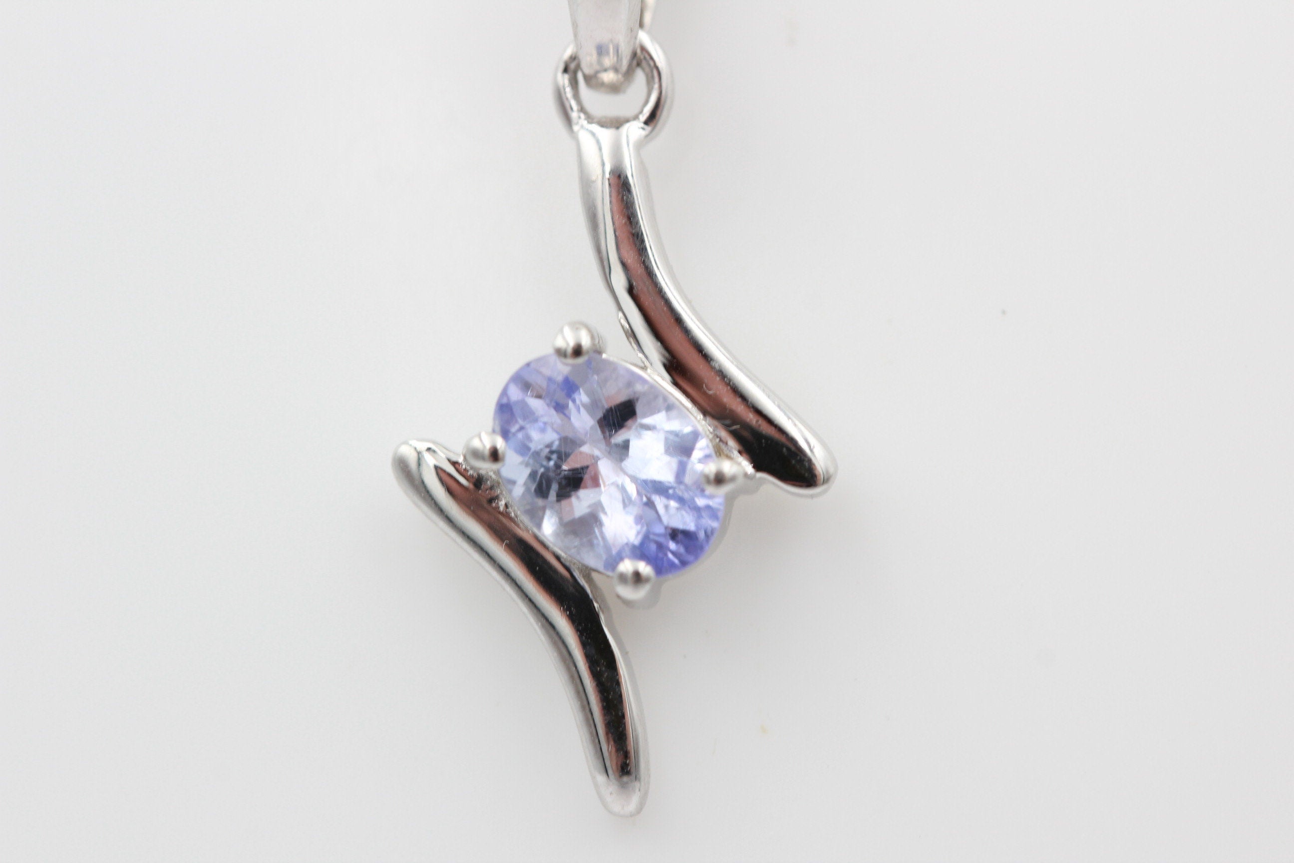 0,72 Carat Tansanit Anhänger 925 Silber Collier Kette Tansanit aus Afrika