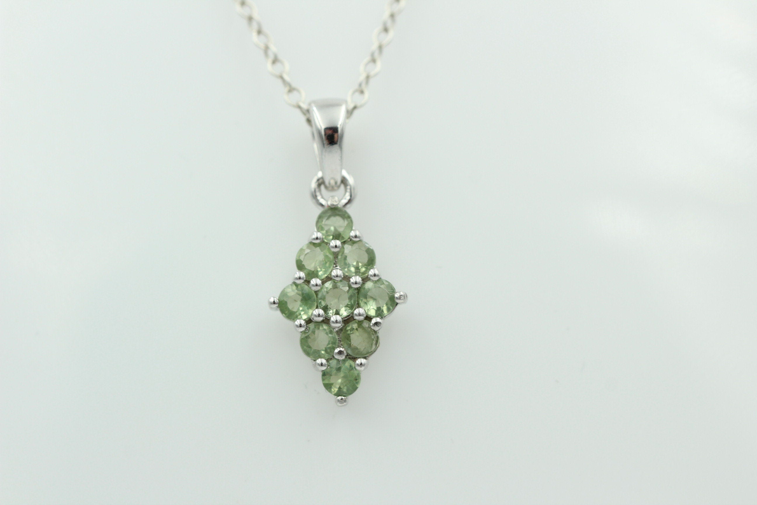1,68 Carat güner Saphir Anhänger 925 Silber Collier Kette Saphiranhänger Top