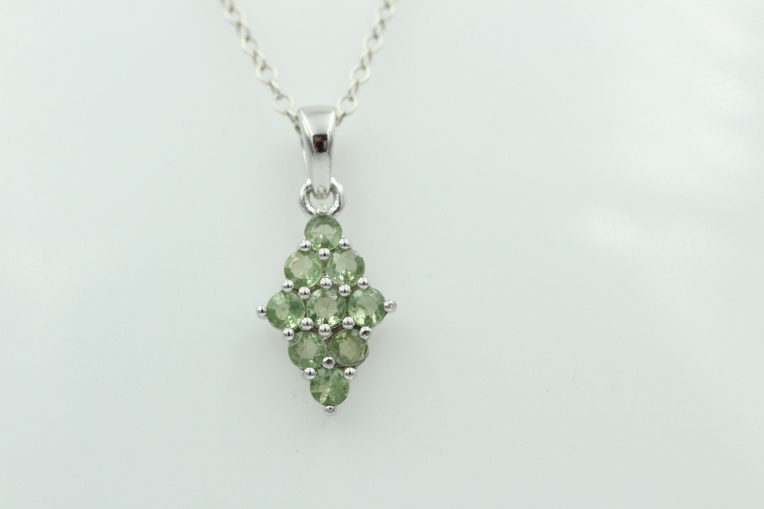 1,68 Carat güner Saphir Anhänger 925 Silber Collier Kette Saphiranhänger Top