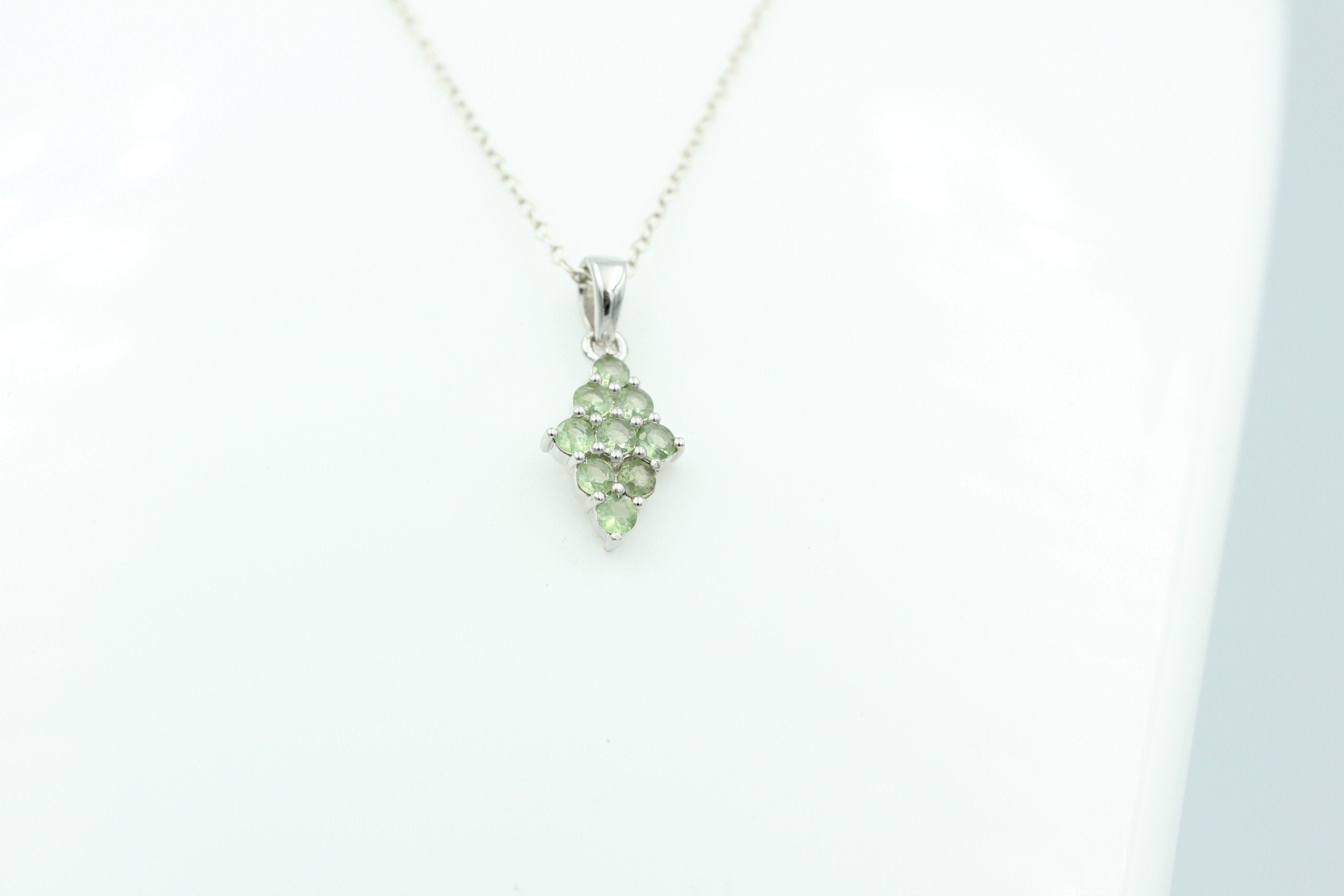 1,68 Carat güner Saphir Anhänger 925 Silber Collier Kette Saphiranhänger Top