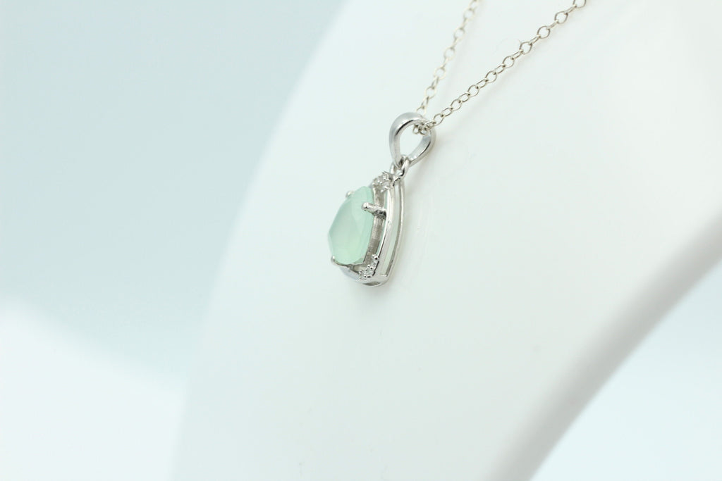 2,26 Carat Aqua Calcedon mit Zirkonia 925 Silber Kette Wassercalcedon Top