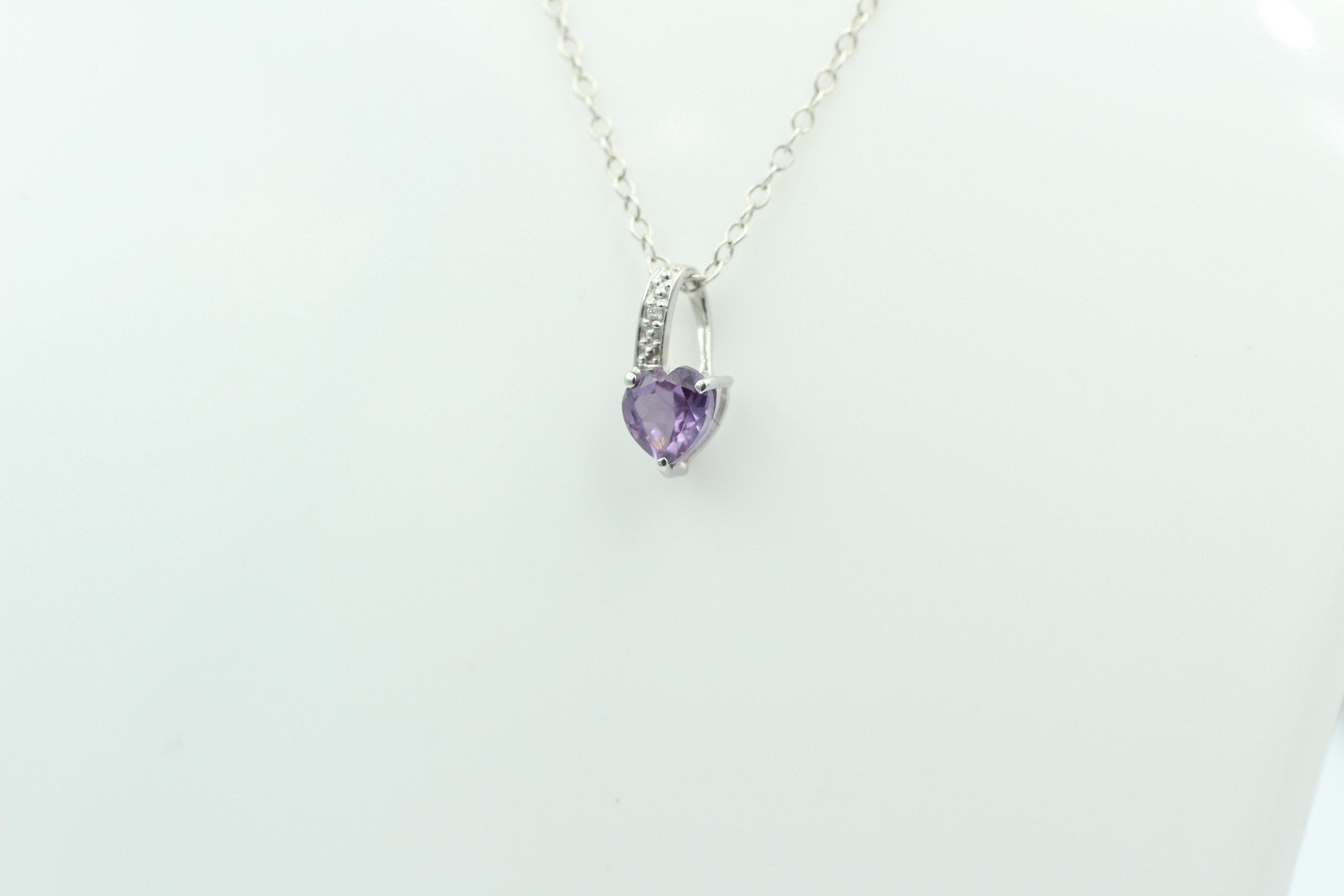 0,67 Carat synthetischer Alexandrit Herz Anhänger 925 Silber op